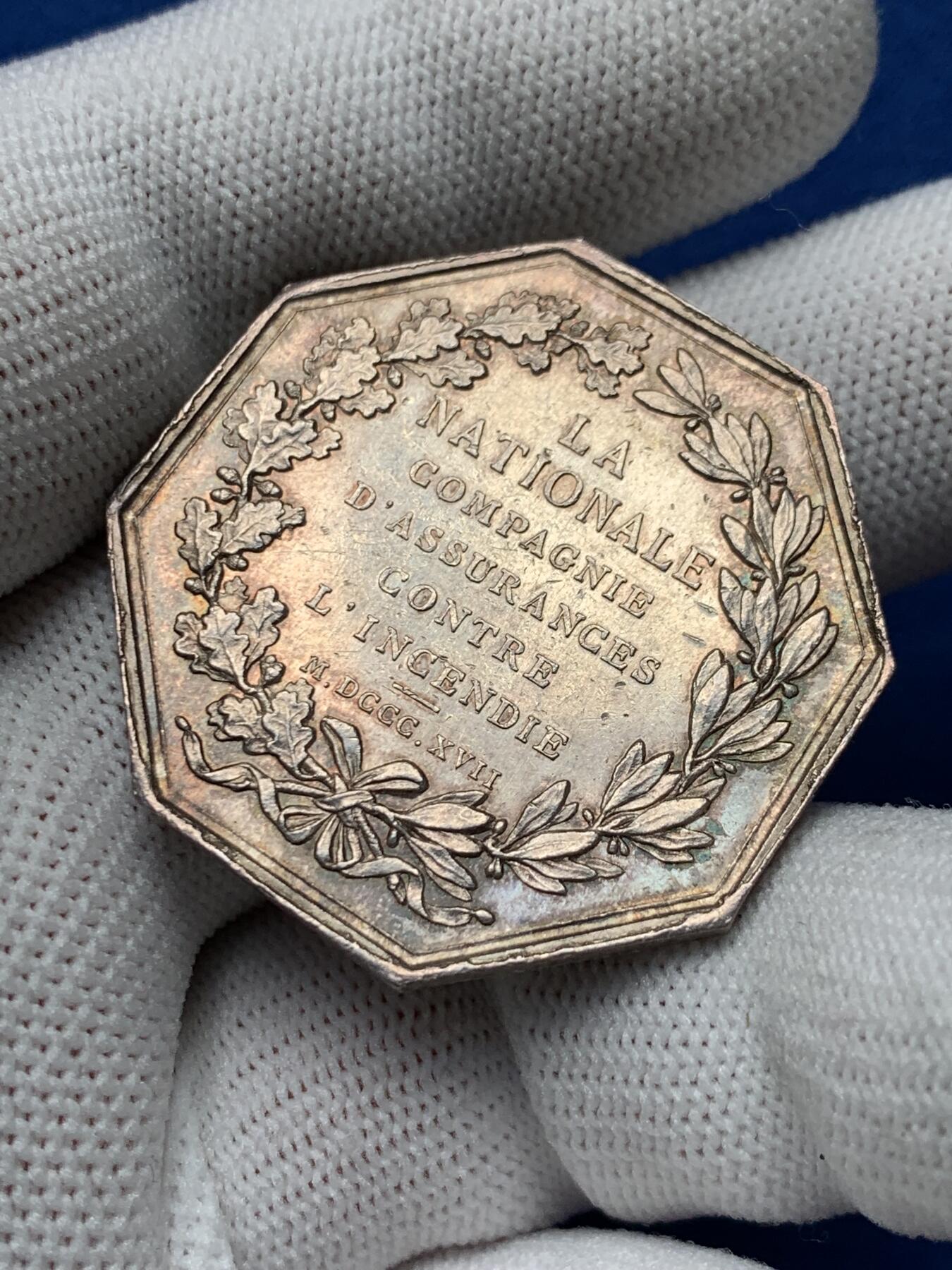 《竞宝斋》第281场- 周日，周一 ，周二3场连拍 （全场包邮） 法国 1830年 皇家保险公司八角代用银币 20.2g 36.3mm 丰饶角边铭 大规格五彩包浆