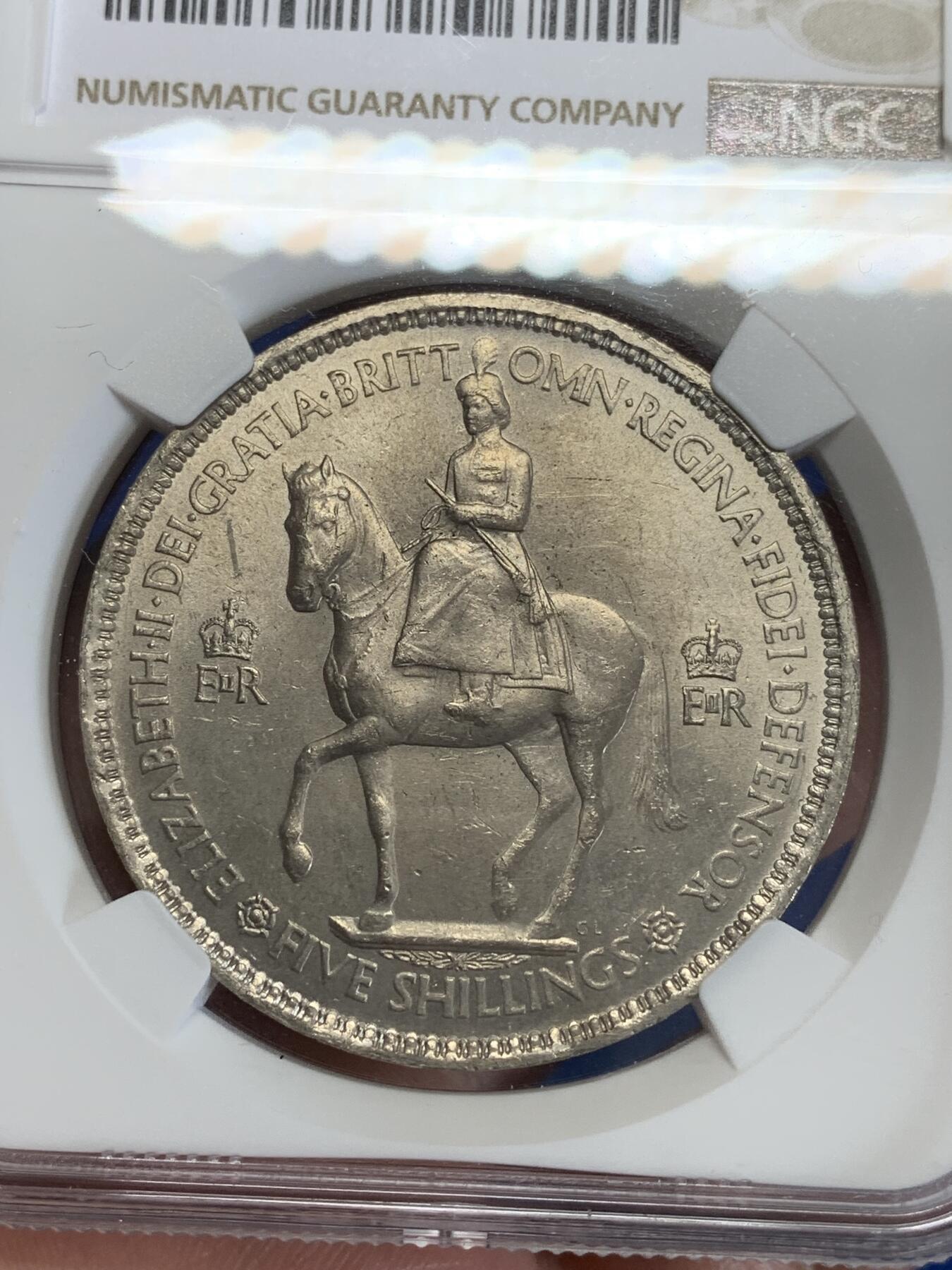 《竞宝斋》第279场- 周日，周一 ，周二3场连拍 （全场包邮） NGC MS62 1953年 英国伊丽莎白二世登基纪念克朗 分数不高但状态极佳 背面类镜面感强 在这个品种上非常少见