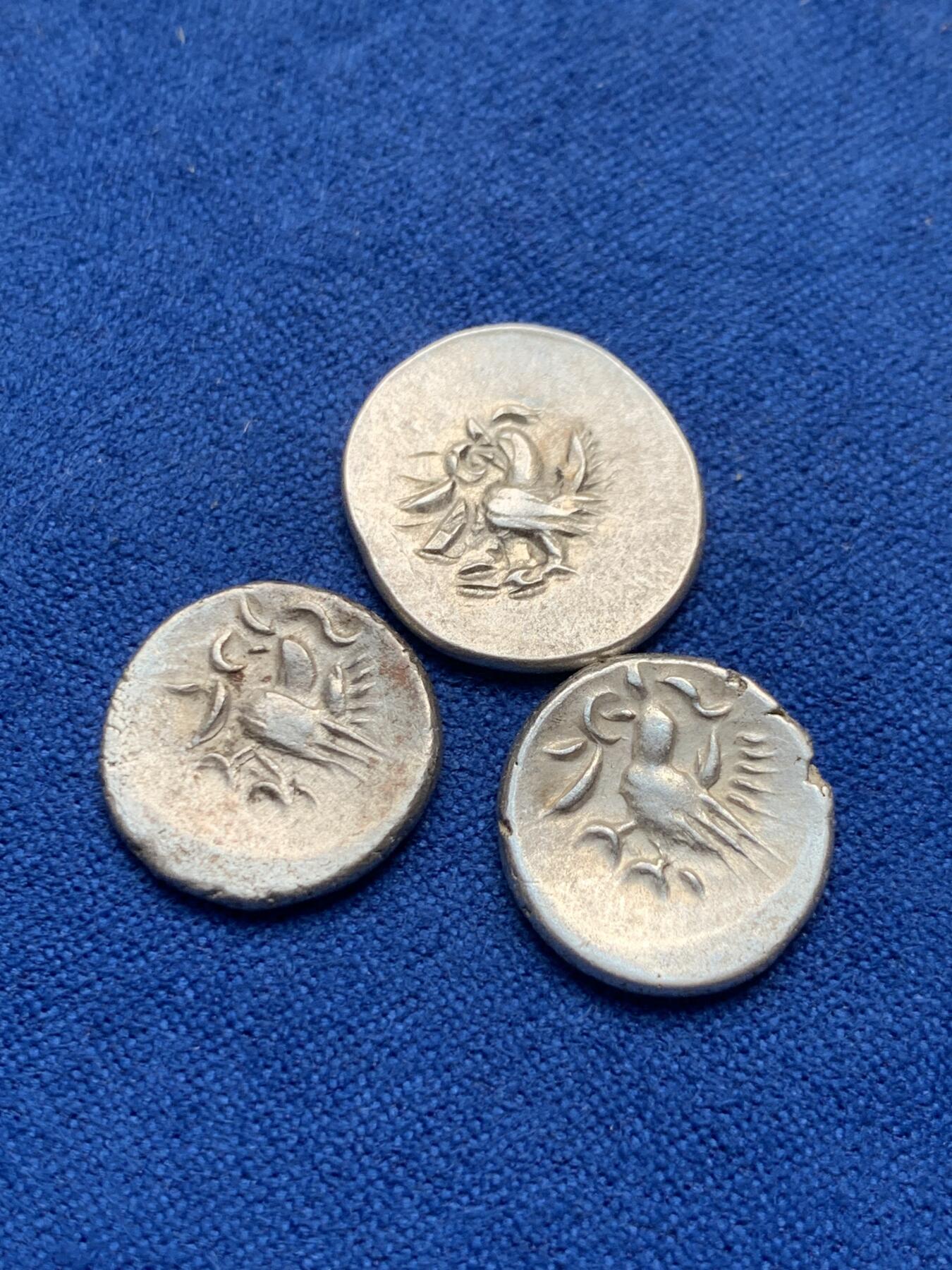 《竞宝斋》第279场- 周日，周一 ，周二3场连拍 （全场包邮） 3枚一组 柬埔寨小鸟银币