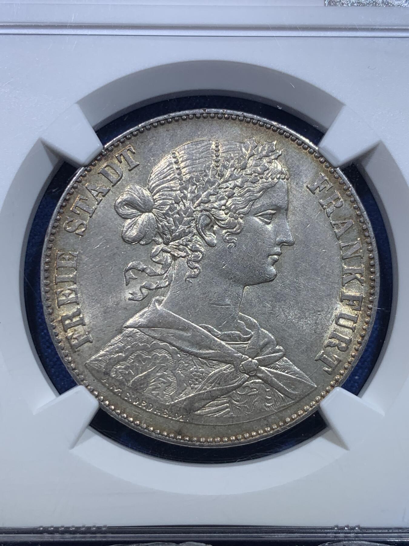 《竞宝斋》第279场- 周日，周一 ，周二3场连拍 （全场包邮） NGC AU58 德国 1860年 法兰克福少女1泰勒银币 黄油包浆，有点低评了