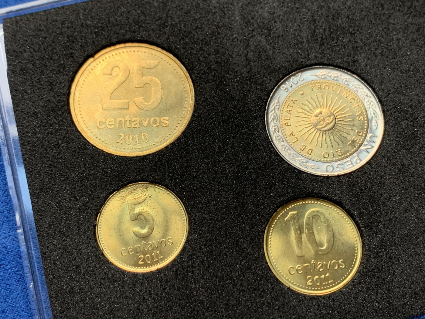 《竞宝斋》第279场- 周日，周一 ，周二3场连拍 （全场包邮） 阿根廷套币6枚 全新UNC 带展示盒