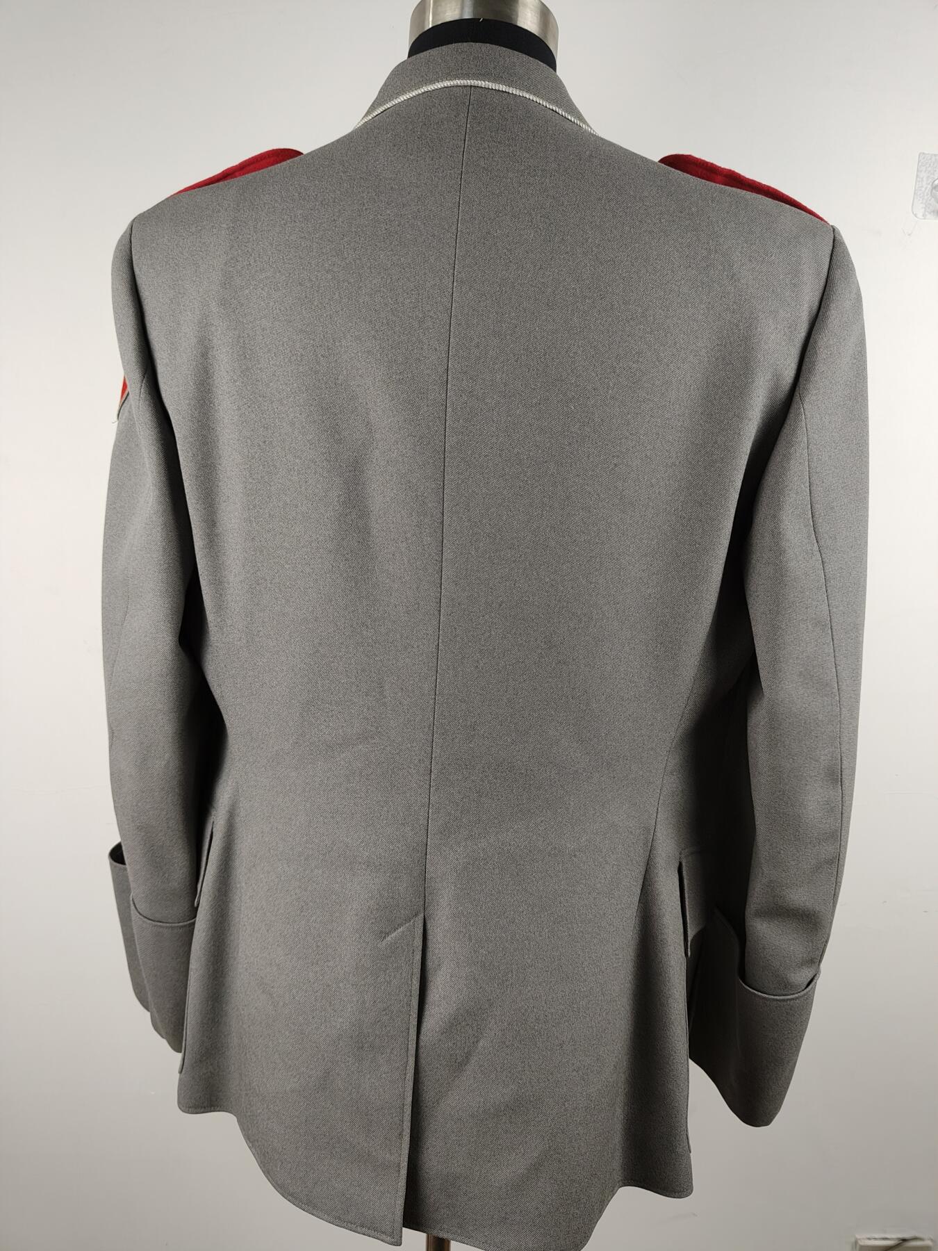 全场0元起拍 第166期 咸鱼国勋章拍卖专场 6月19日（周三）下午6：00开始 西德早期 法袖装甲兵尉官深色常服 胸围106 肩宽46 衣长77 袖长66