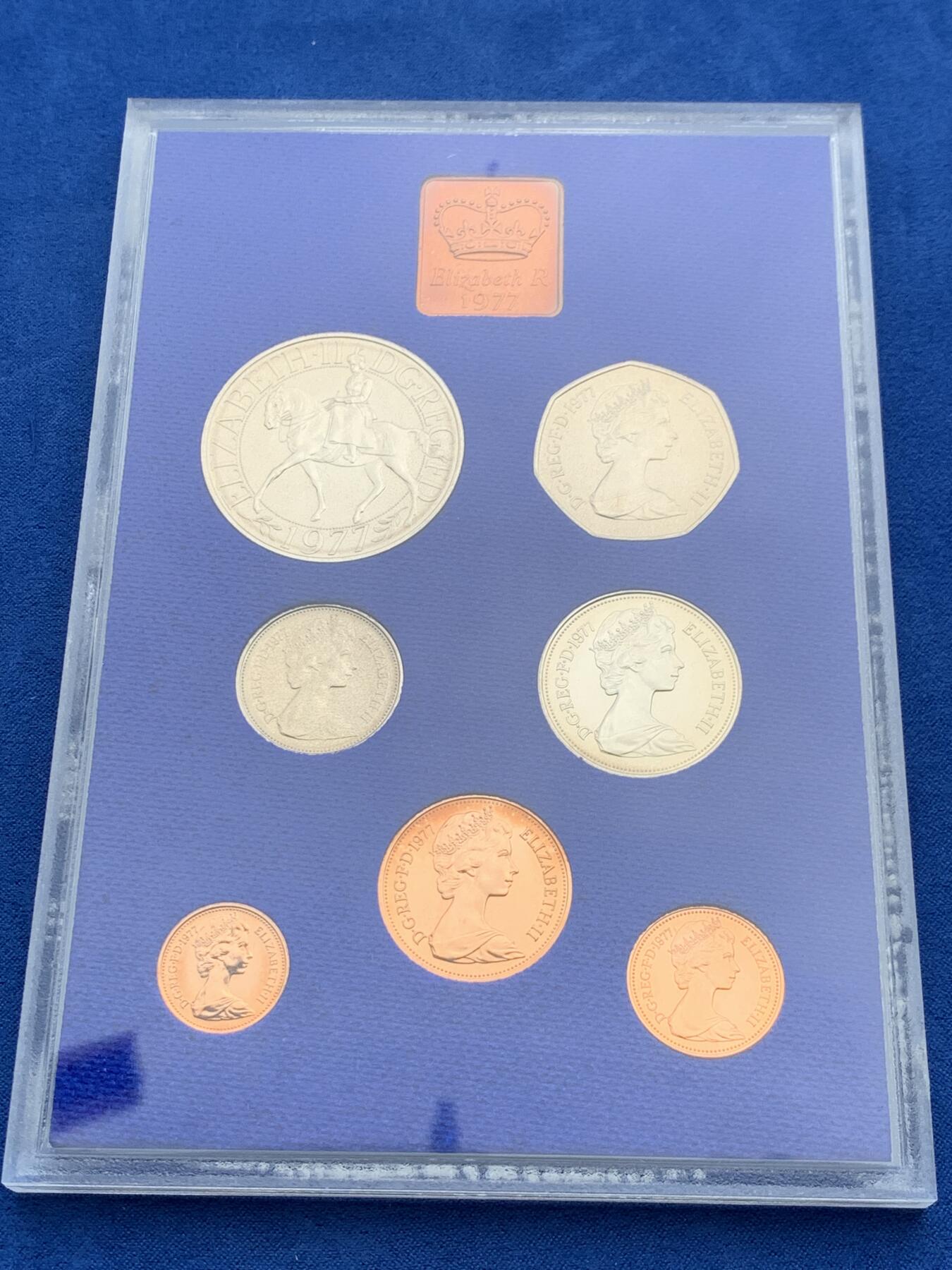 《竞宝斋》第280场- 周日，周一 ，周二3场连拍 （全场包邮） 英国硬币套装  1977年精制7枚装