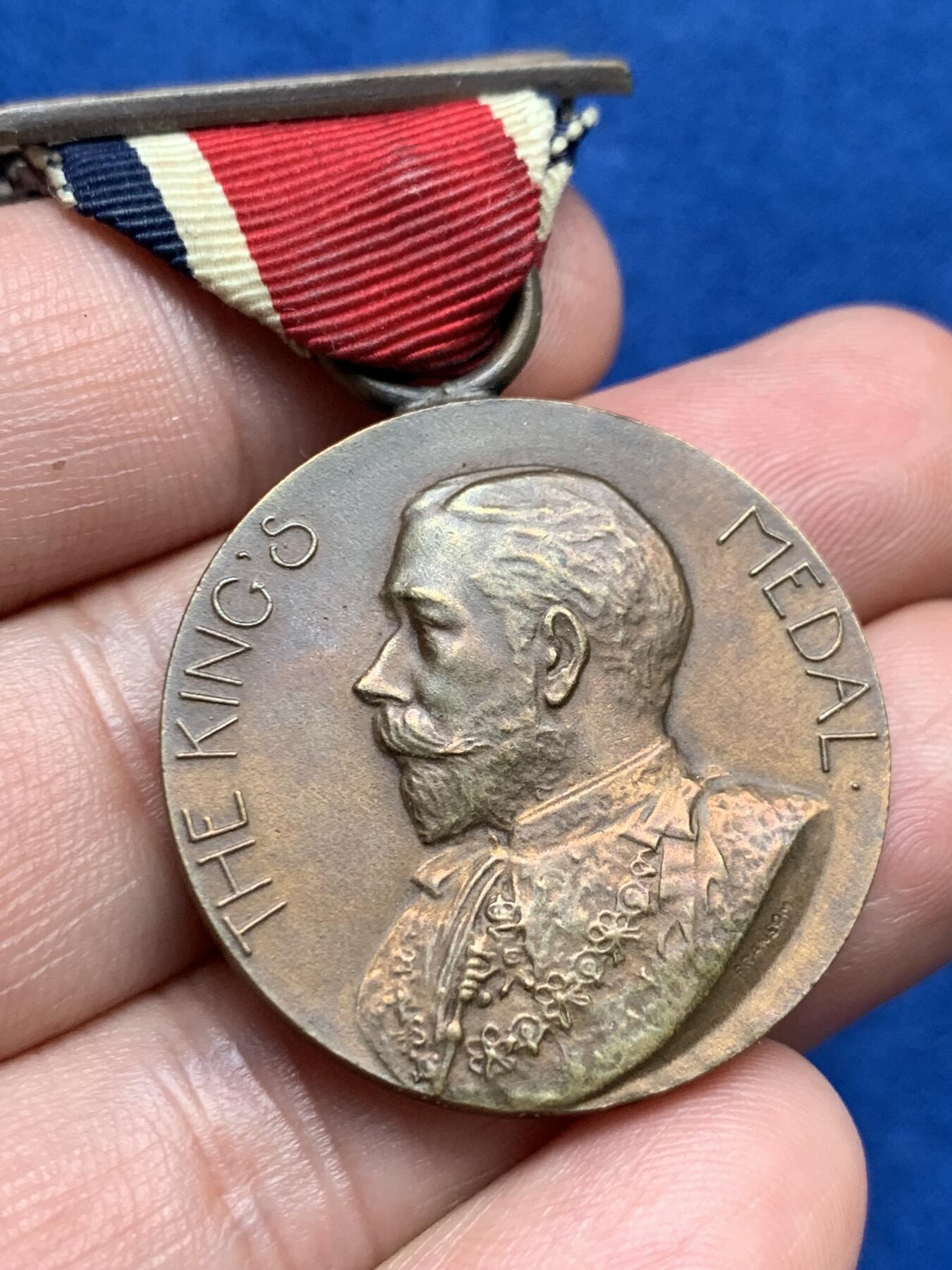 《竞宝斋》第280场- 周日，周一 ，周二3场连拍 （全场包邮） 1912年英国乔治伦敦工业委员会守业与工业奖章