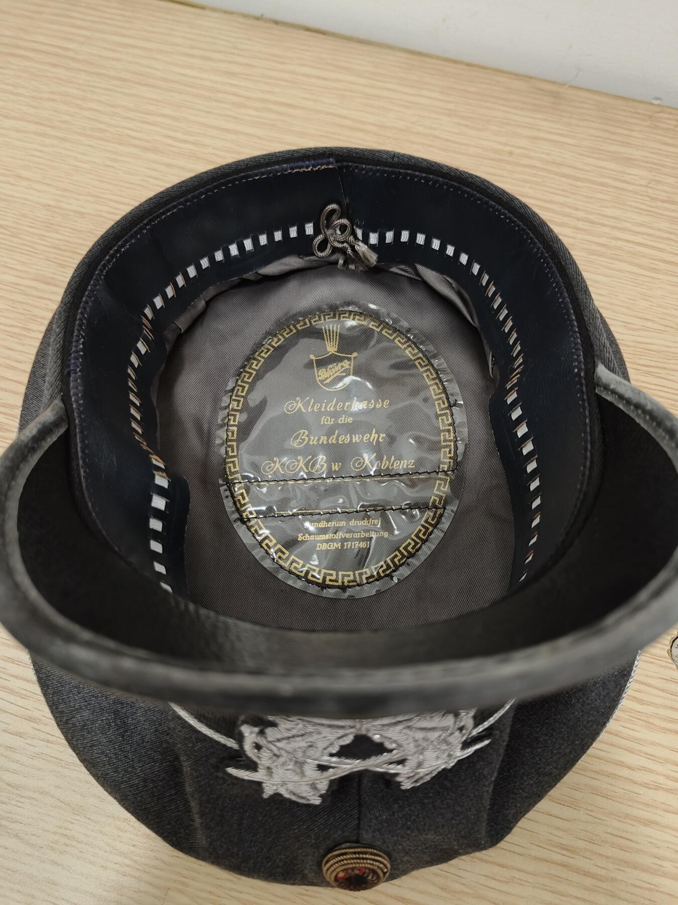 全场0元起拍 第166期 咸鱼国勋章拍卖专场 6月19日（周三）下午6：00开始 西德早期深灰色陆军尉官大檐帽 KKB 57CM