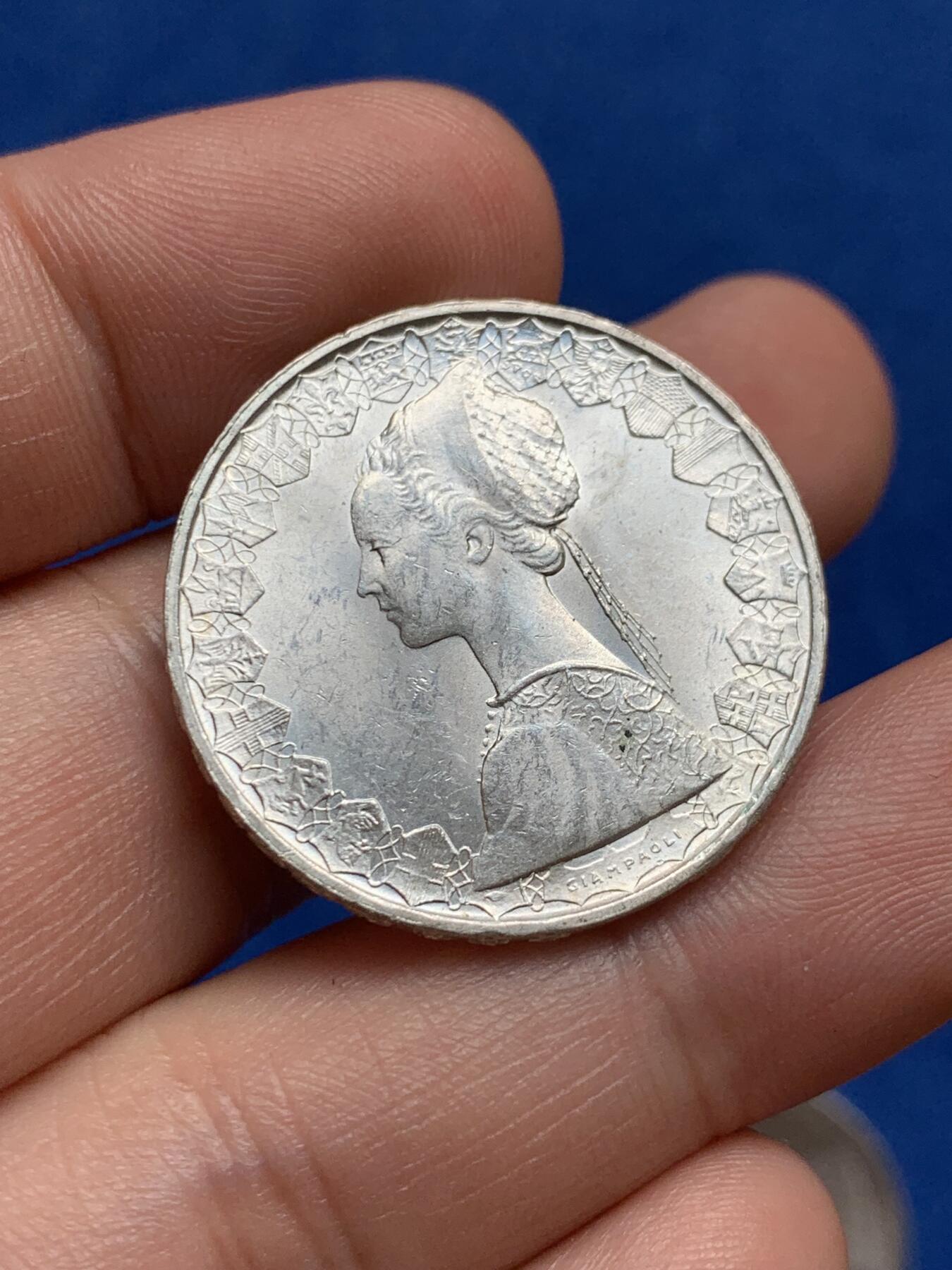 《竞宝斋》第280场- 周日，周一 ，周二3场连拍 （全场包邮） 两枚一组 意大利1965年+1966年美女帆船500里拉银币