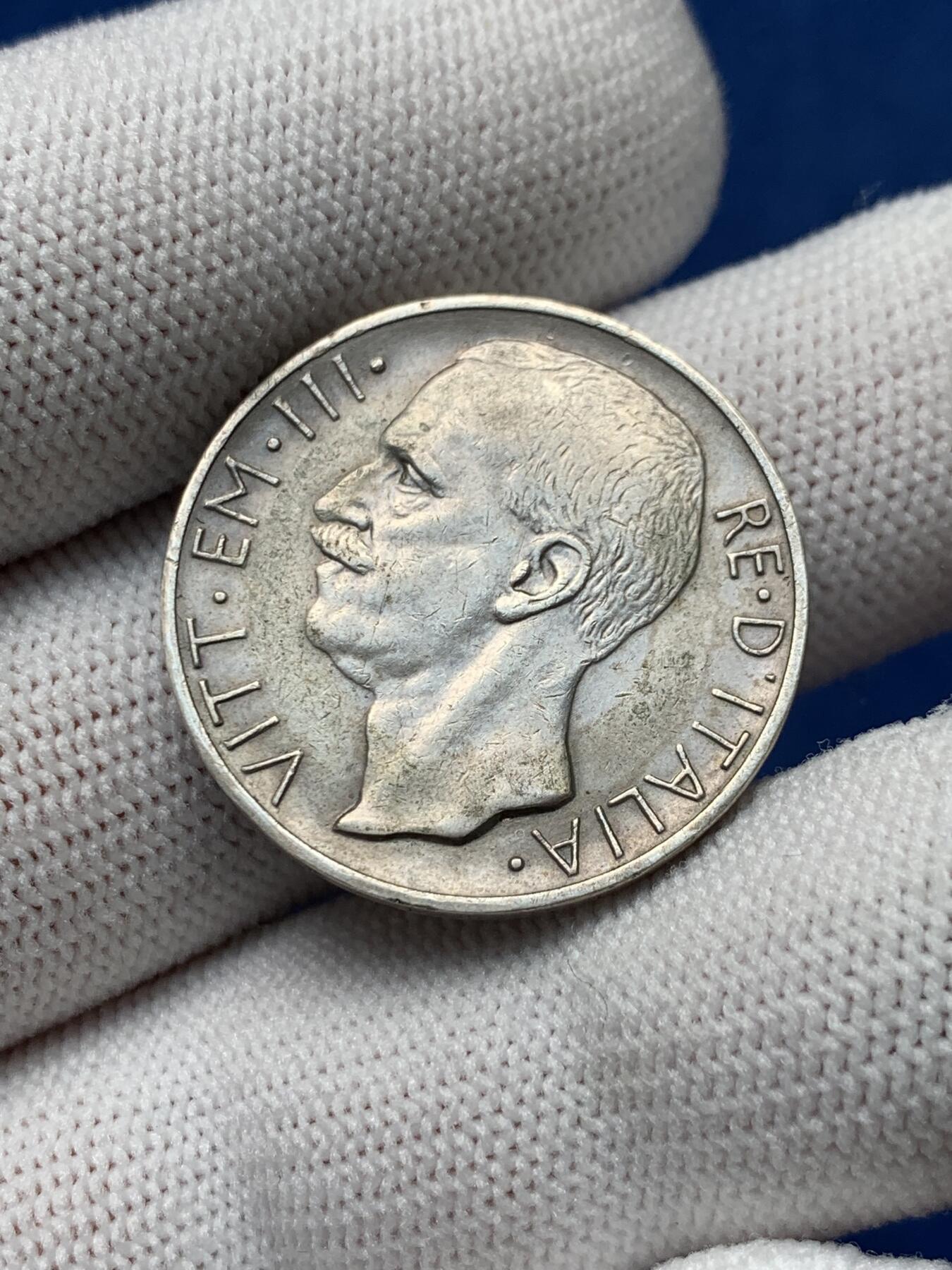 《竞宝斋》第280场- 周日，周一 ，周二3场连拍 （全场包邮） 意大利1927年10里拉马车银币