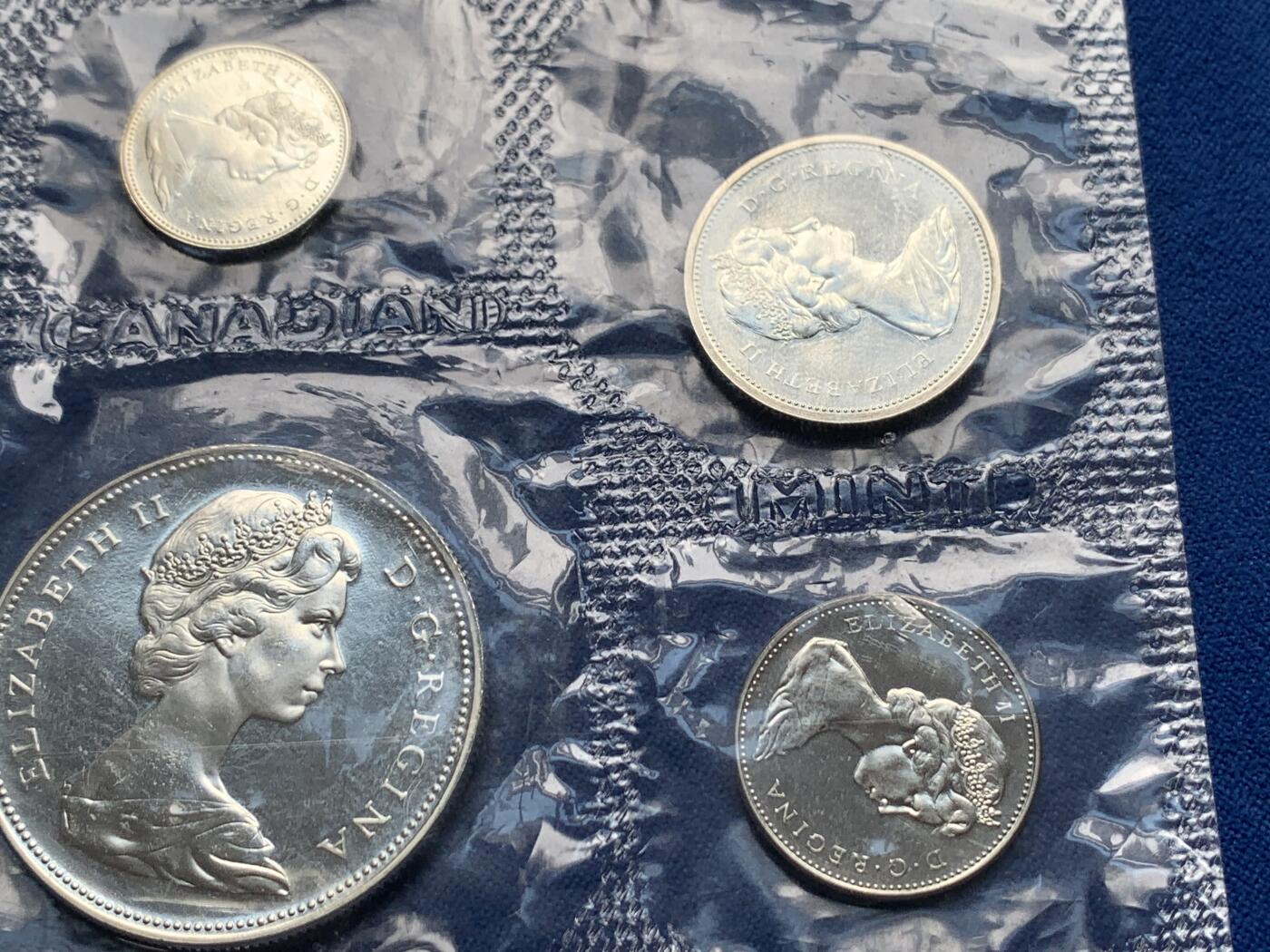 《竞宝斋》第280场- 周日，周一 ，周二3场连拍 （全场包邮） 加拿大1966年官方原封全套6枚 含4枚银币 性价比高