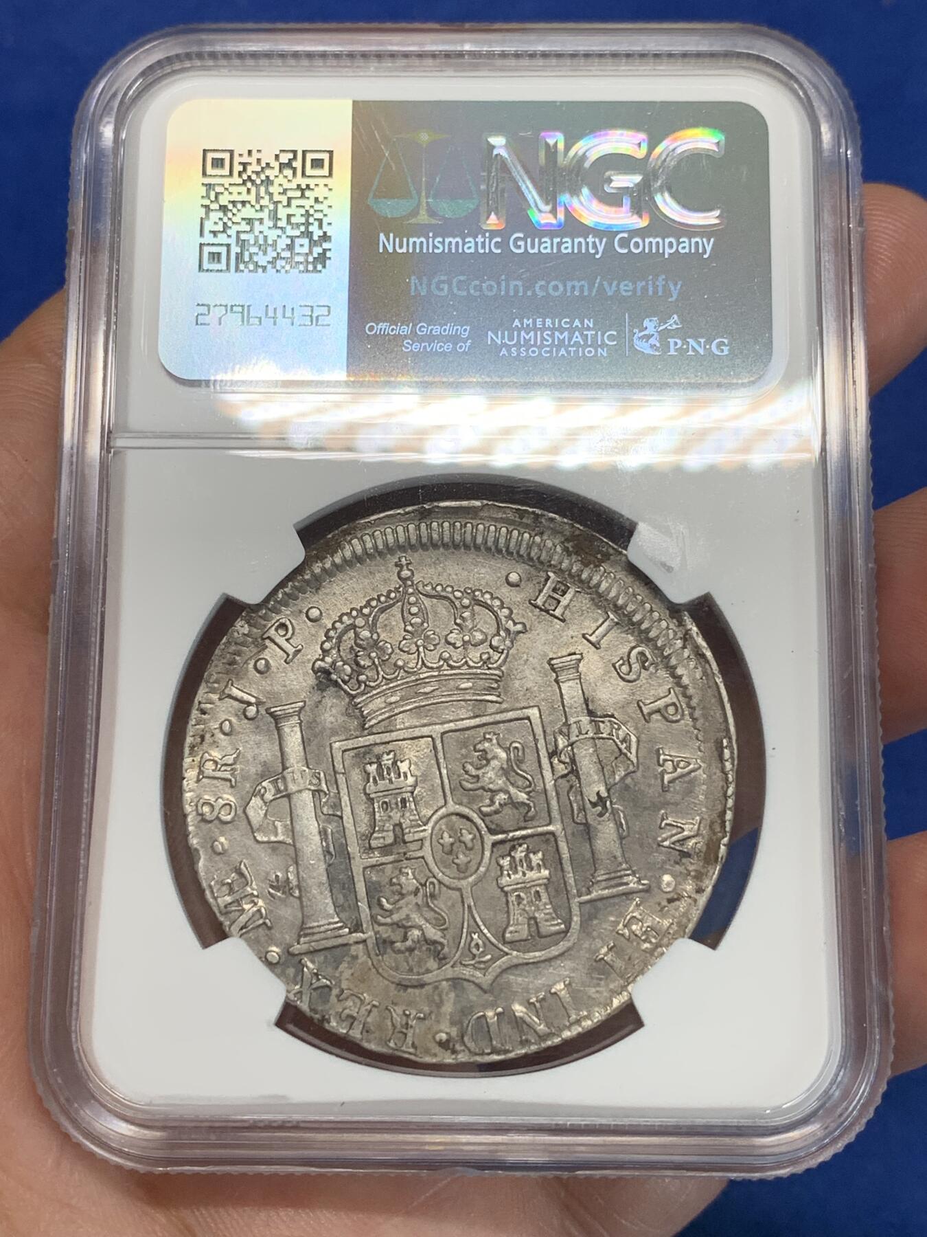 《竞宝斋》第280场- 周日，周一 ，周二3场连拍 （全场包邮） NGC XF 秘鲁1805年卡四8R双柱银币 原生态 少见的秘鲁厂 背面有造币厂错误导致的底板偏打 细节见图