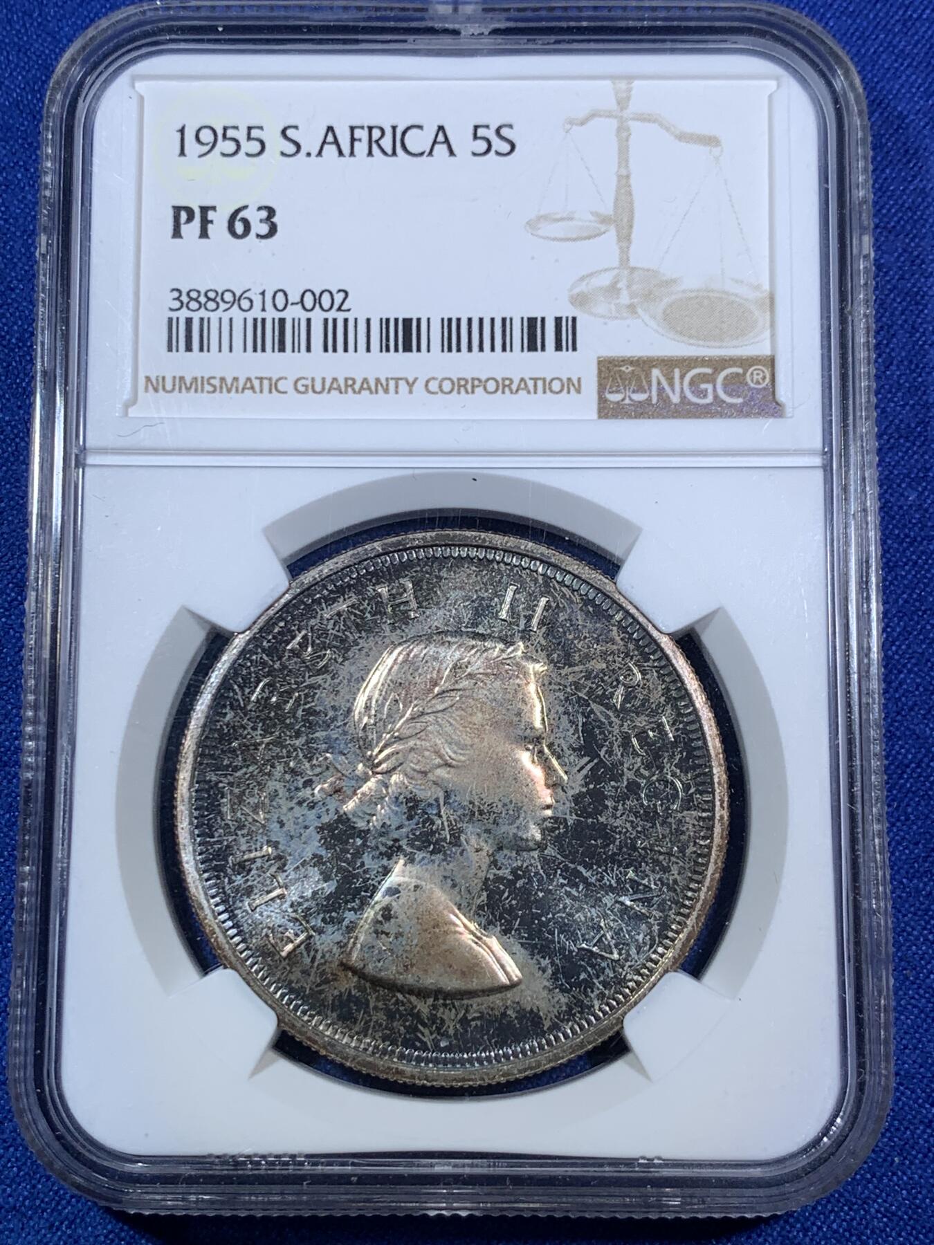 《竞宝斋》第280场- 周日，周一 ，周二3场连拍 （全场包邮） NGC PF63 英属南非1955年伊丽莎白二世跳羚羊版5先令精制银币 铸造数量2850枚 原汁原味五彩老包浆，包浆醇厚润泽又犀利，打制精美，PROOF精制币，极美爆彩。