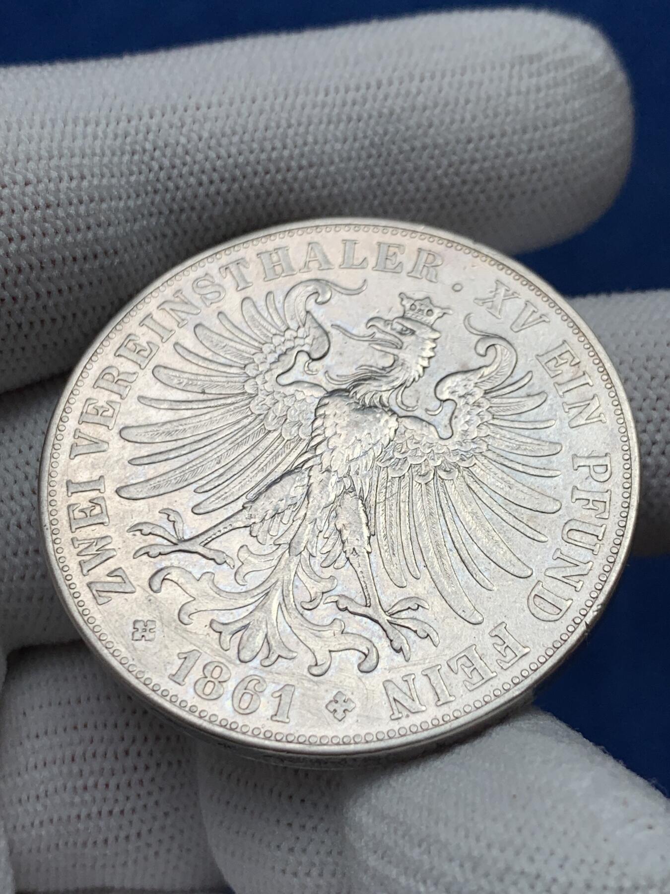 《竞宝斋》第280场- 周日，周一 ，周二3场连拍 （全场包邮） 德国1861年法兰克福少女2泰勒大银币 有洗 细节见图