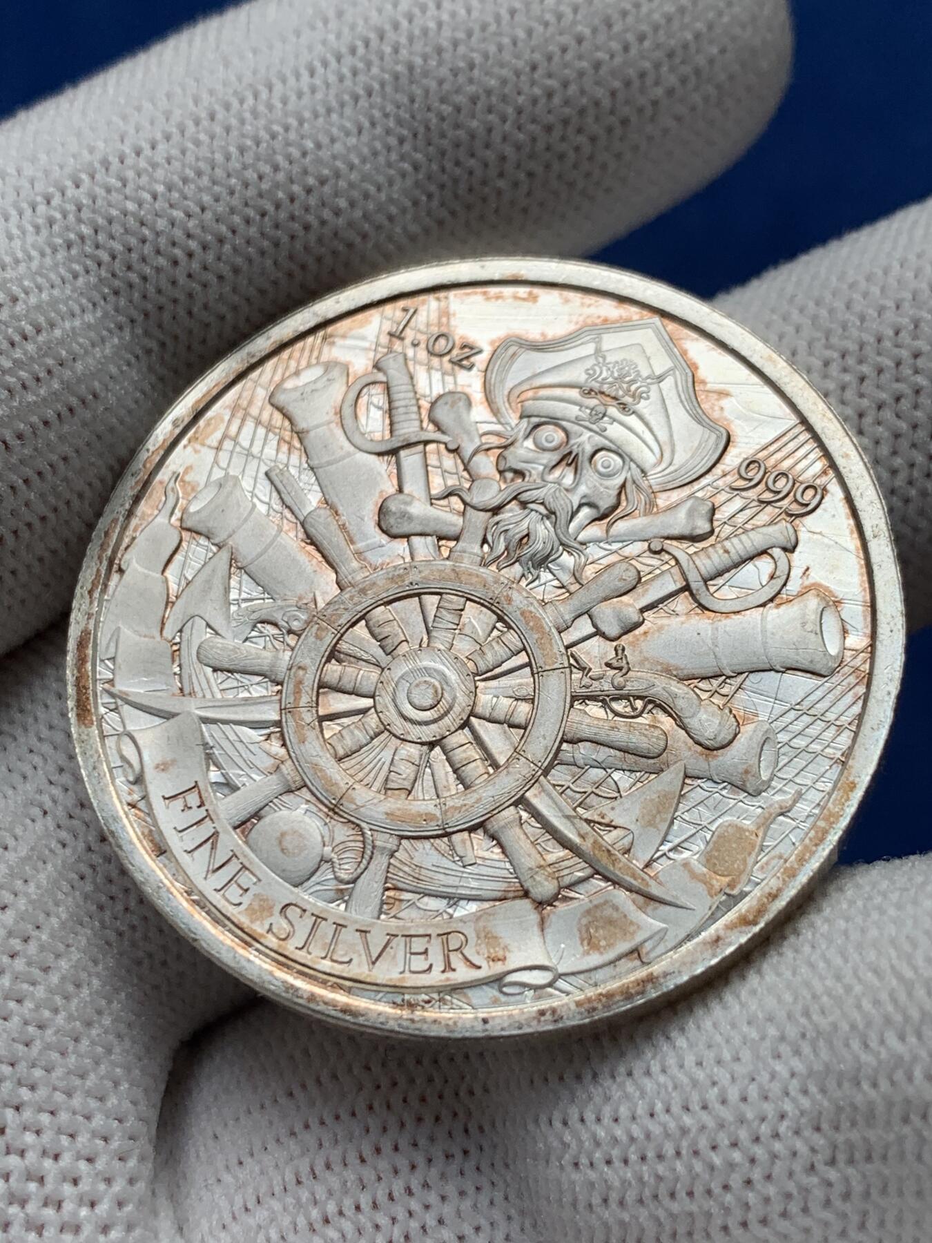 《竞宝斋》第280场- 周日，周一 ，周二3场连拍 （全场包邮） 美国 造币厂 加勒比海盗 死无对证 银章 31.2克 38.9mm 1盎司 999  自然氧化