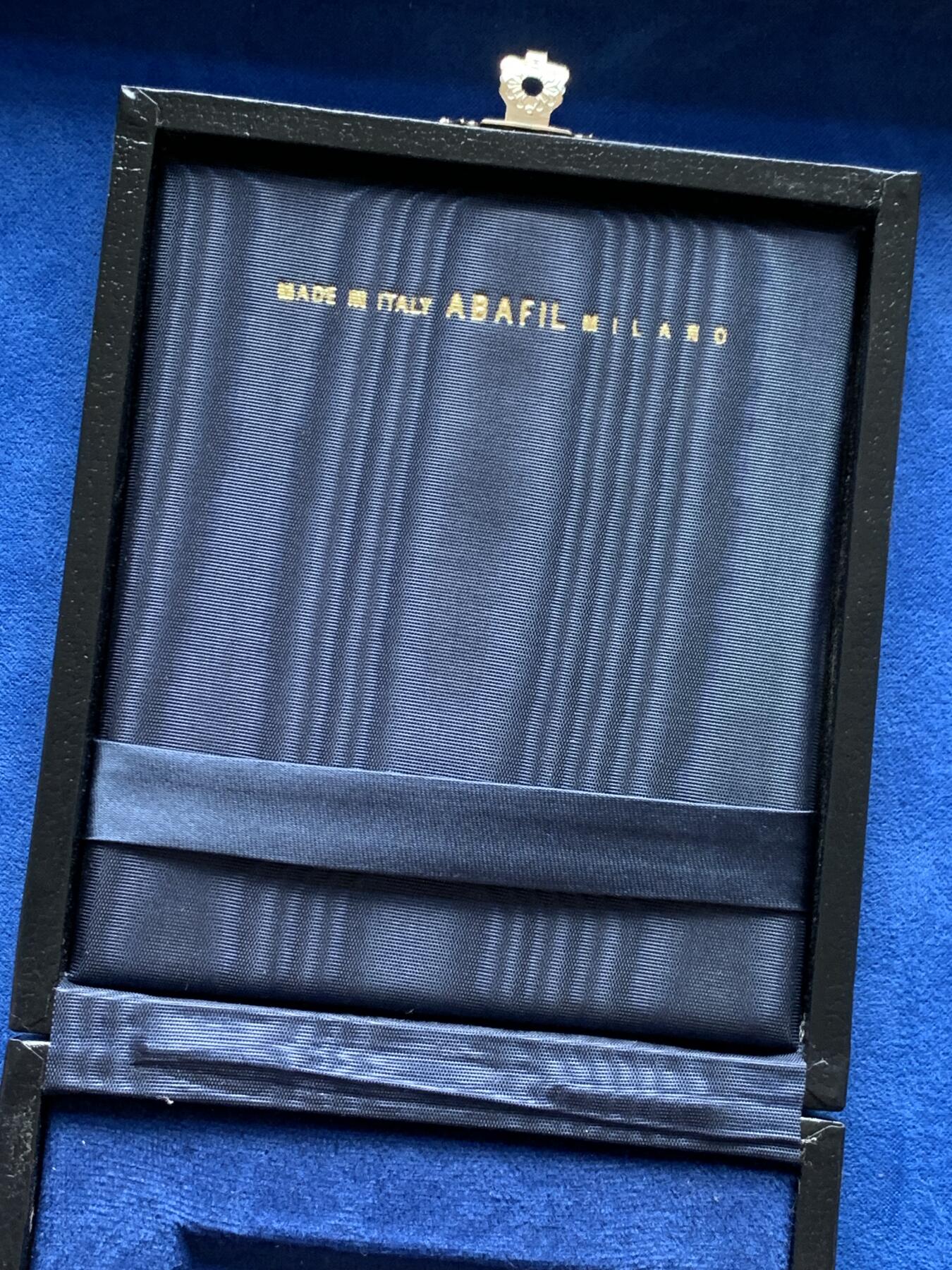 《竞宝斋》第280场- 周日，周一 ，周二3场连拍 （全场包邮） MDC定制意大利顶级钱币收纳盒Abafil蓝丝绒款 可放置NGC/PCGS评级币一枚，有轻微使用痕迹，全新品参考价325元