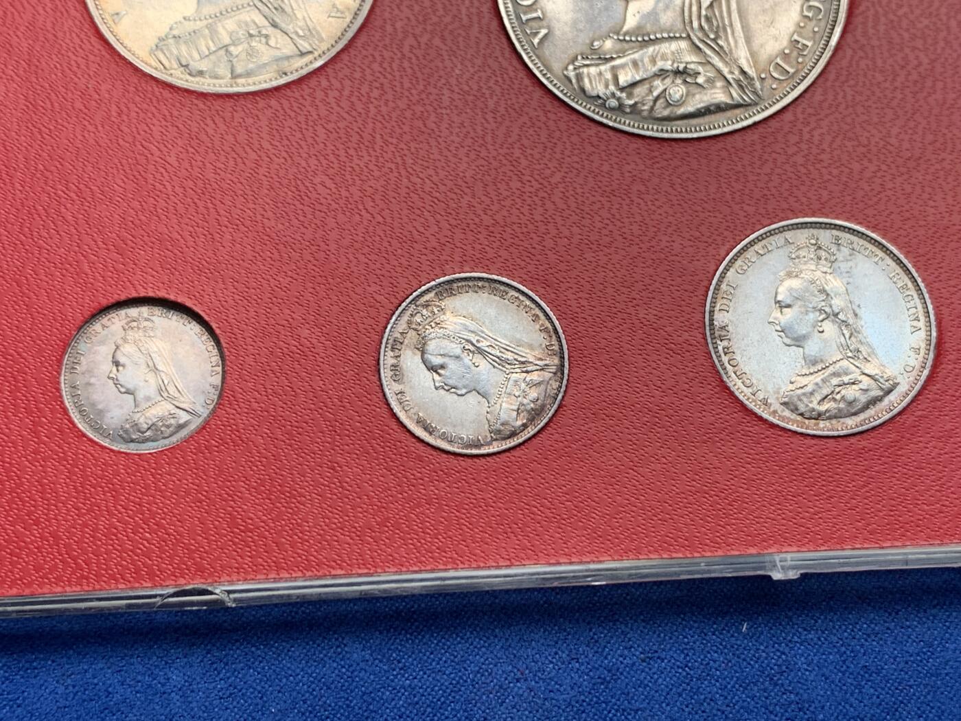 《竞宝斋》第280场- 周日，周一 ，周二3场连拍 （全场包邮） 英国1887维多利亚高冠套币 7枚装银币