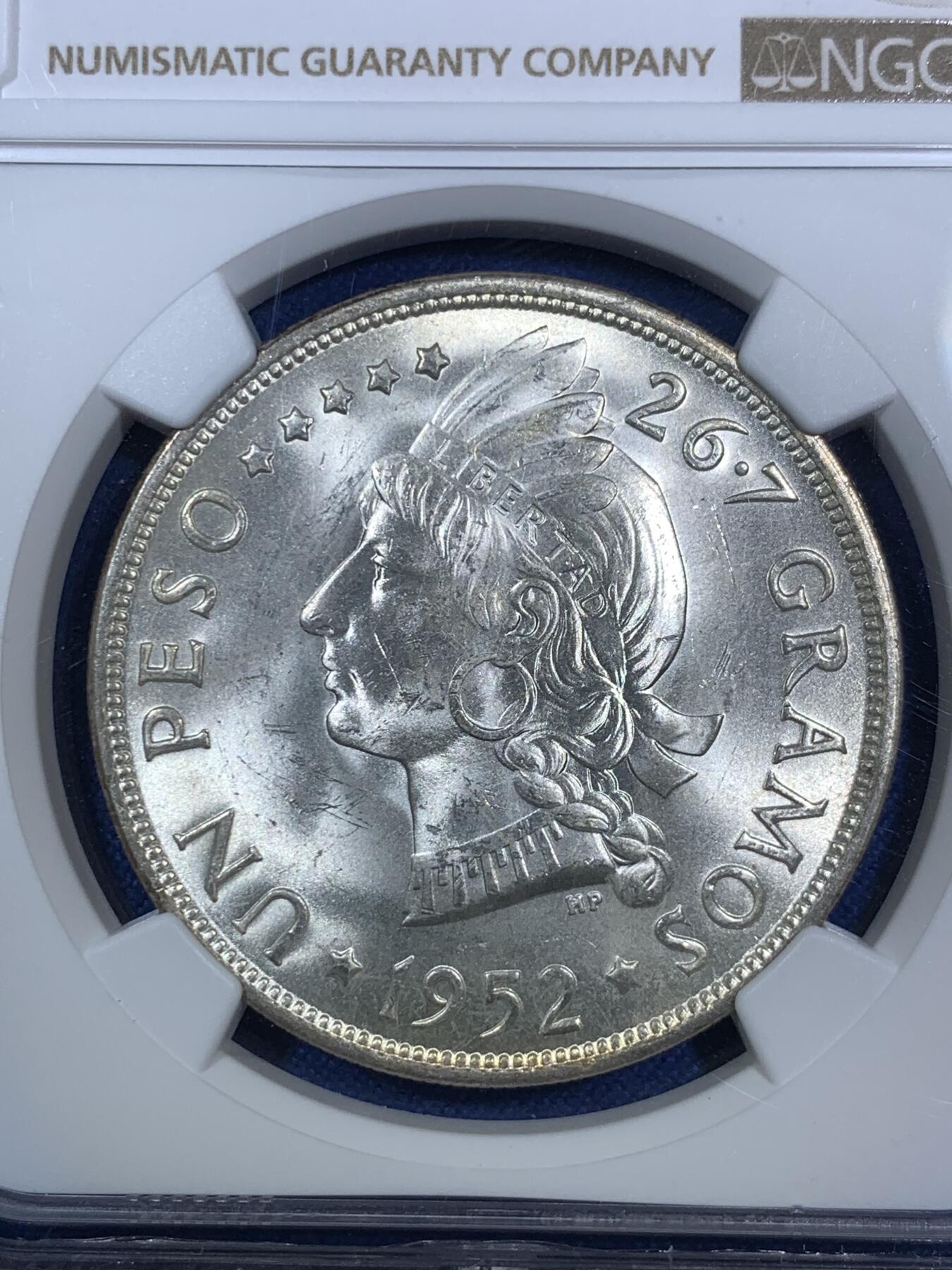 《竞宝斋》第280场- 周日，周一 ，周二3场连拍 （全场包邮） NGC MS62 1952年多米尼加1比索银币 热门拉美币 银霜光 有些低评