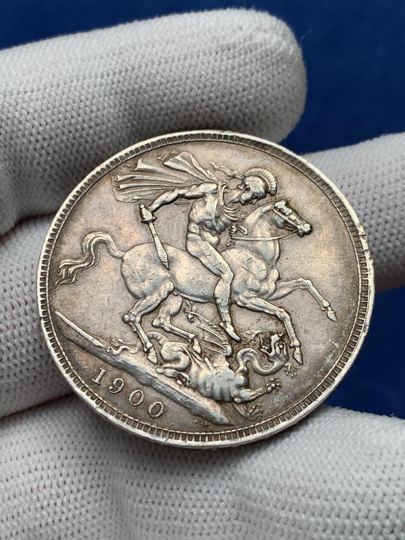 《竞宝斋》第280场- 周日，周一 ，周二3场连拍 （全场包邮） 英国1900年维多利亚披纱马剑银币 原味深包浆