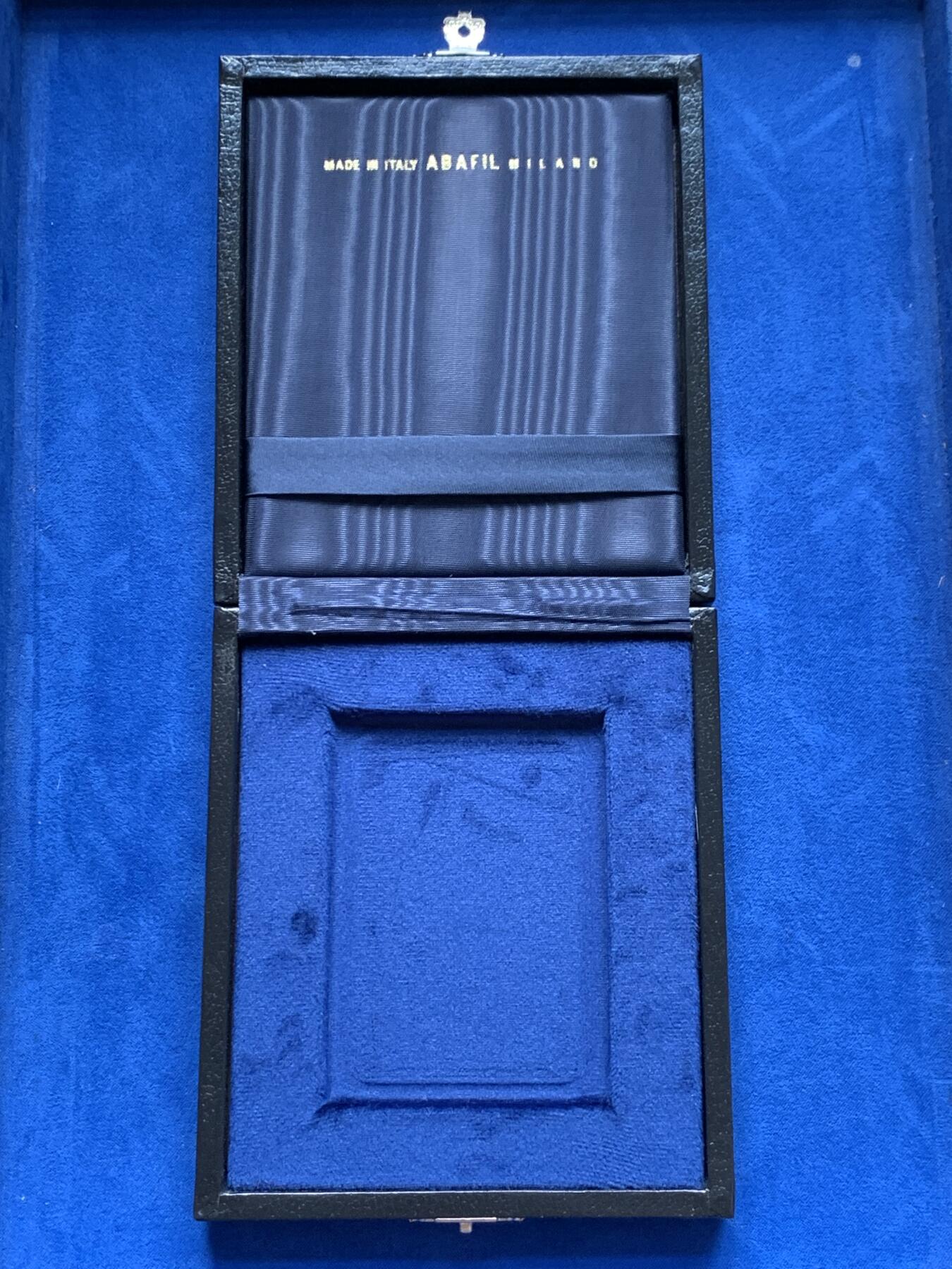 《竞宝斋》第280场- 周日，周一 ，周二3场连拍 （全场包邮） MDC定制意大利顶级钱币收纳盒Abafil蓝丝绒款 可放置NGC/PCGS评级币一枚，有轻微使用痕迹，全新品参考价325元