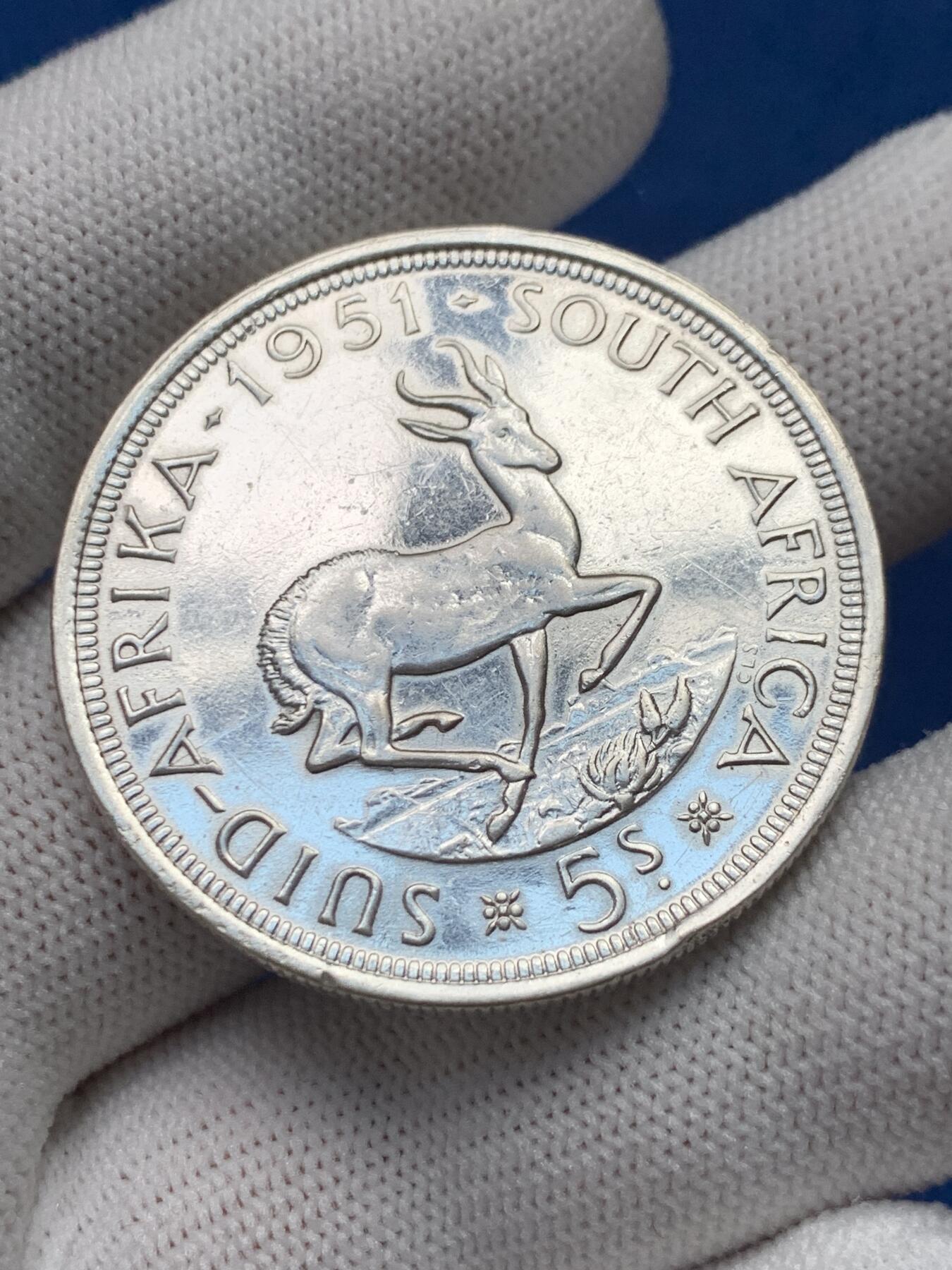 《竞宝斋》第280场- 周日，周一 ，周二3场连拍 （全场包邮） 1951年南非乔六跳羚5先令银币