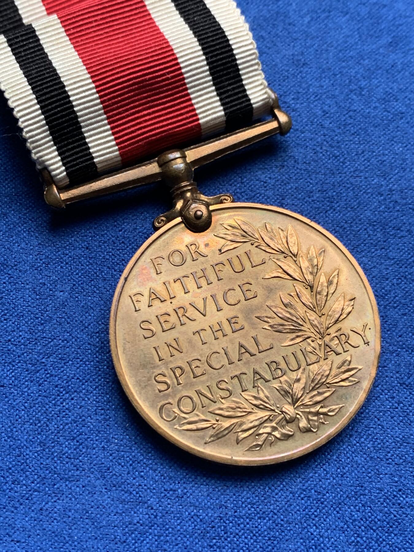 《竞宝斋》第280场- 周日，周一 ，周二3场连拍 （全场包邮） 警察服务铜质奖章 细节见图