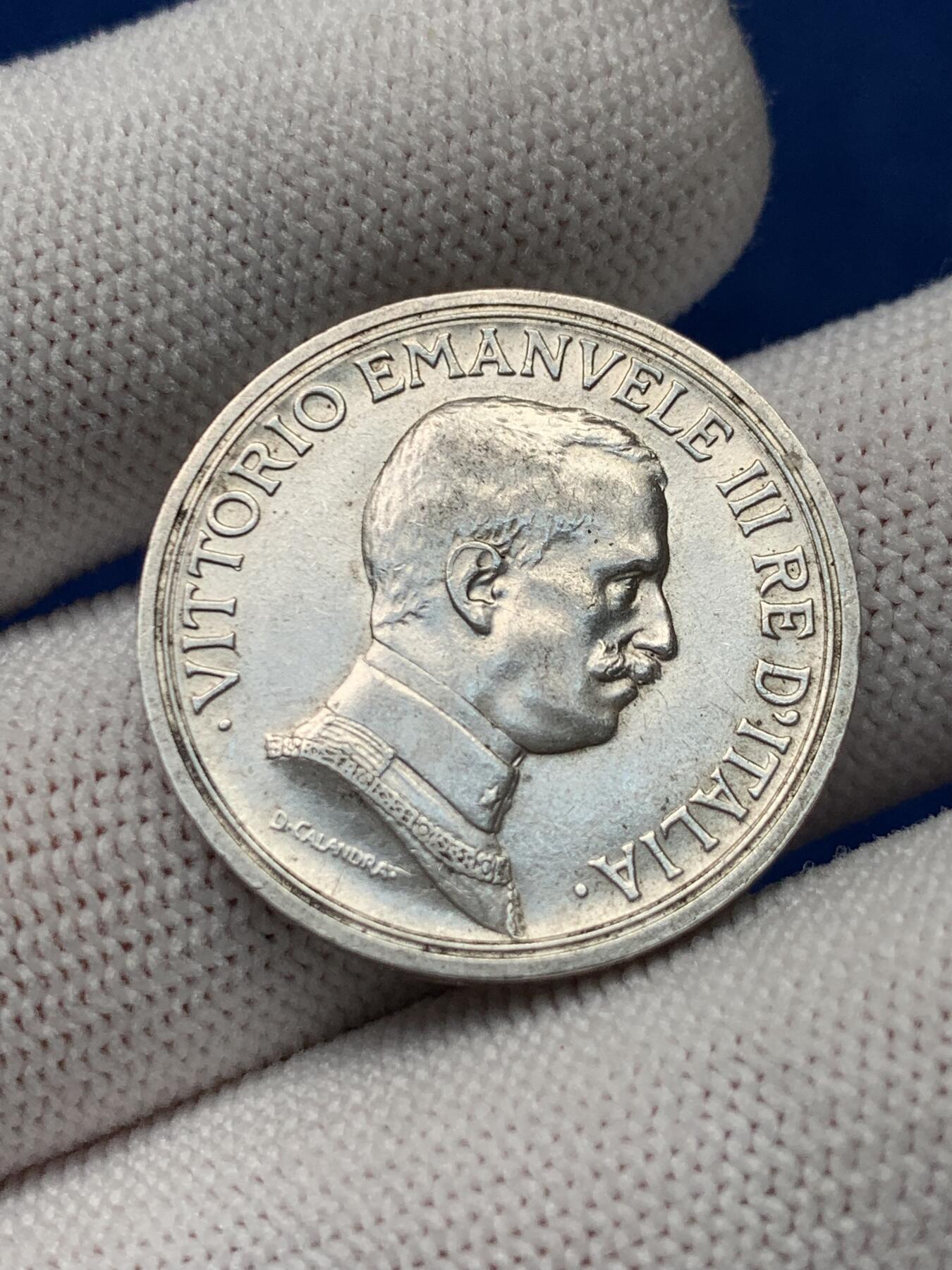 《竞宝斋》第280场- 周日，周一 ，周二3场连拍 （全场包邮） 意大利1916年2里拉马车银币