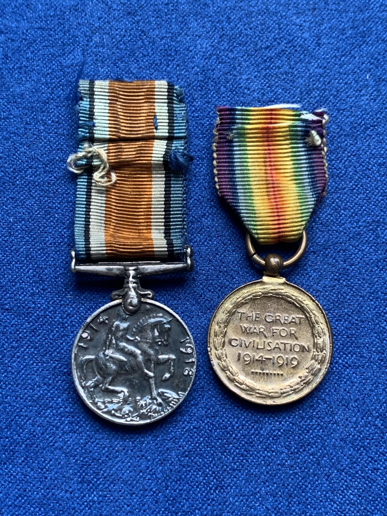 《竞宝斋》第280场- 周日，周一 ，周二3场连拍 （全场包邮） 两枚一组 英国一战迷你奖章 一战纪念章和一战胜利奖章