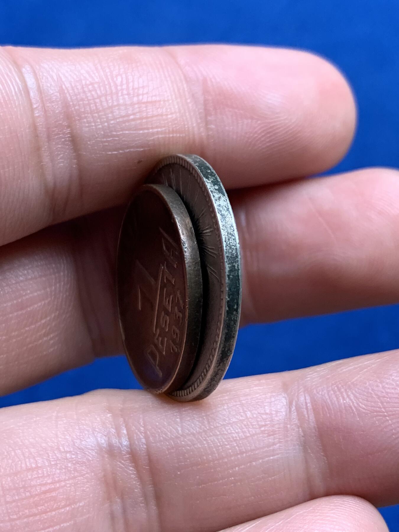 《竞宝斋》第280场- 周日，周一 ，周二3场连拍 （全场包邮） 西班牙1937年内战时期阿斯图里亚斯和莱昂省 1、2比塞塔