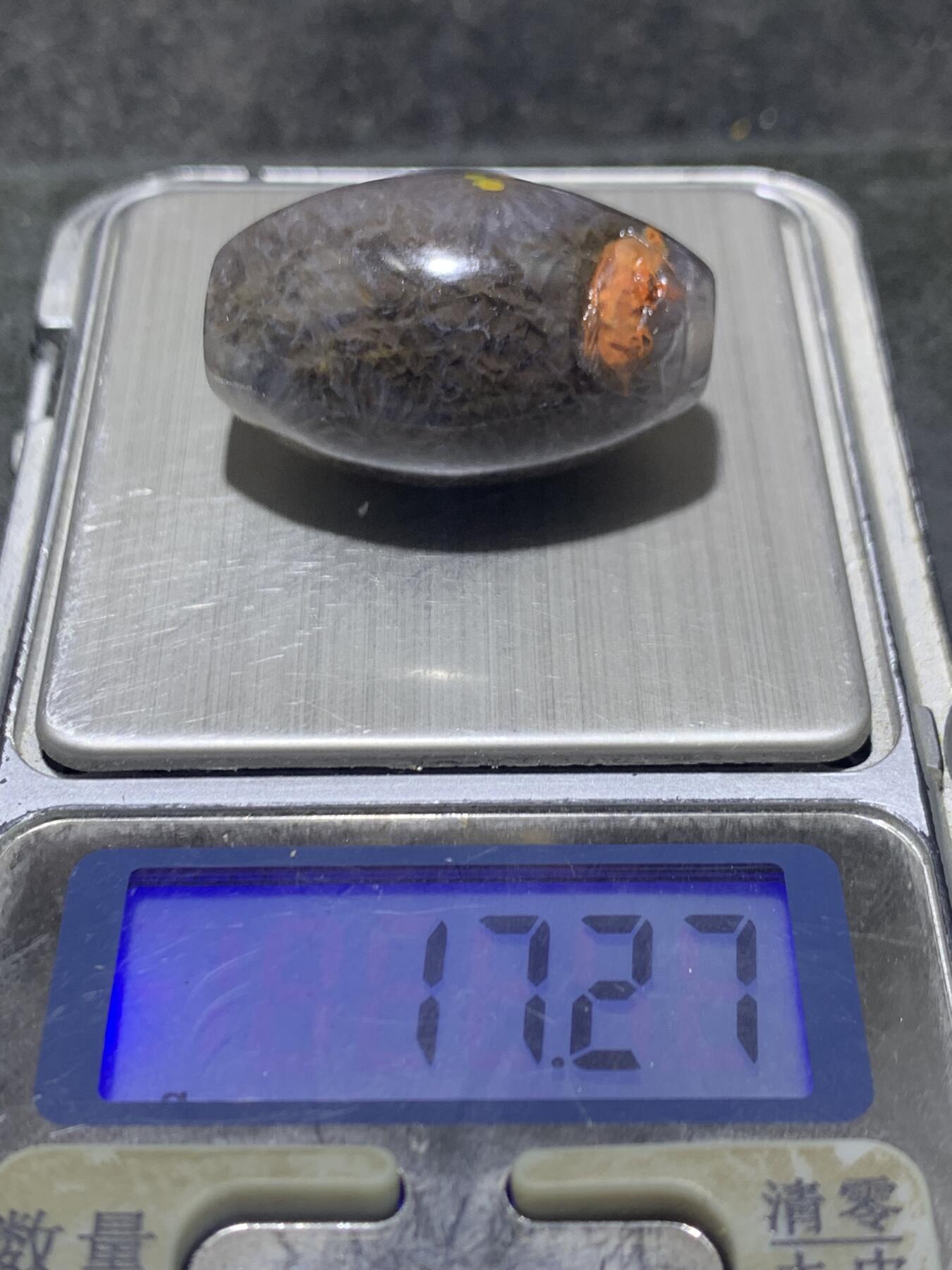 精美高润度冰飘黑糖心料战国红玛瑙手工俏色巧雕鲤鱼桶珠一个