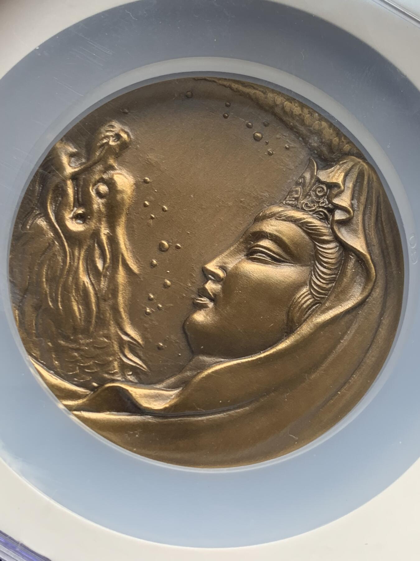 《竞宝斋》第280场- 周日，周一 ，周二3场连拍 （全场包邮） 公博 MS68 龙头观音大铜章 166克 加厚盒装