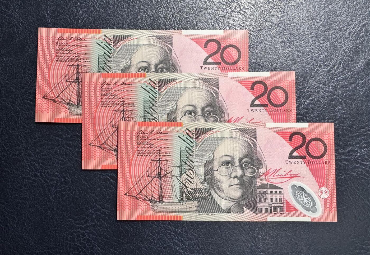 收藏联盟Quantum Auction 第354期拍卖  澳大利亚2008年20元三张 品相全新UNC 早期年份 “皇家飞行医生服务”组织创始人 牧师 约翰.弗林