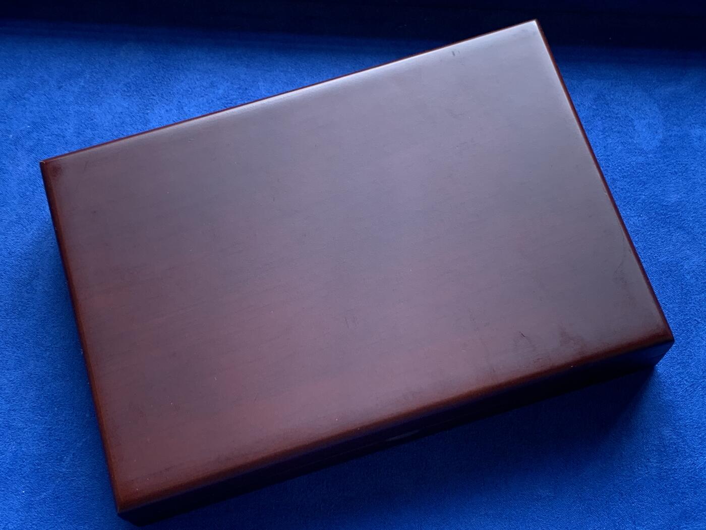 《竞宝斋》第280场- 周日，周一 ，周二3场连拍 （全场包邮） 评级币收纳盒 可放一枚评级币 细节见图