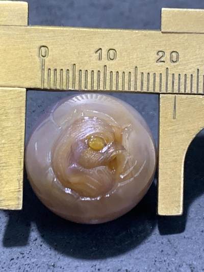 精美高玉化亚光冻料战国红玛瑙手工俏色巧雕刻小鸡出壳珠子一颗！ 精美高玉化亚光冻料战国红玛瑙手工俏色巧雕刻小鸡出壳珠子一颗！