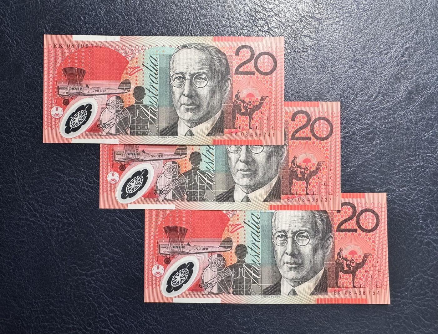 收藏联盟Quantum Auction 第354期拍卖  澳大利亚2008年20元三张 品相全新UNC 早期年份 “皇家飞行医生服务”组织创始人 牧师 约翰.弗林