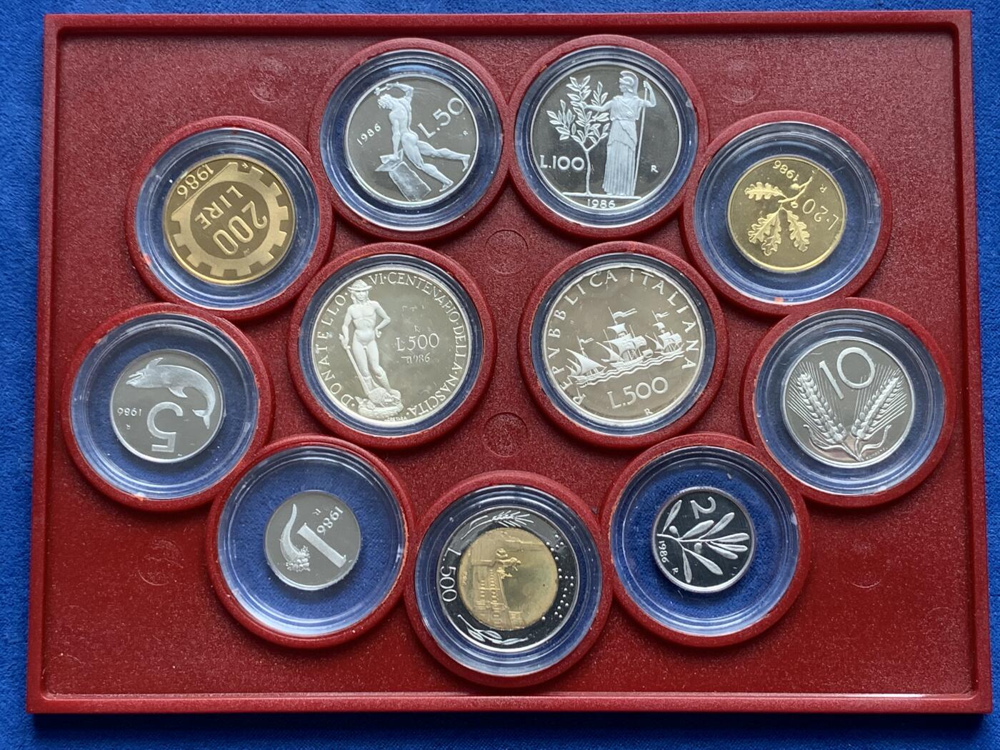 《竞宝斋》第280场- 周日，周一 ，周二3场连拍 （全场包邮） 意大利1986精制套币 纪念雕塑家多纳泰罗诞生600周年 代表作品《大卫》、《圣乔治像》、《加塔梅拉达骑马像》、《圣洛伦佐教堂讲坛》