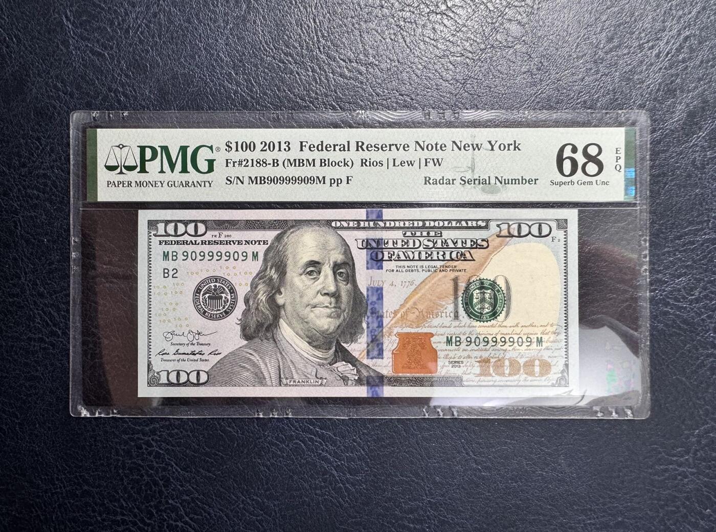 收藏联盟Quantum Auction 第354期拍卖  美国联邦储备2013年100美元 PMG68 雷达号 倒置号 狮子号身 号码数二