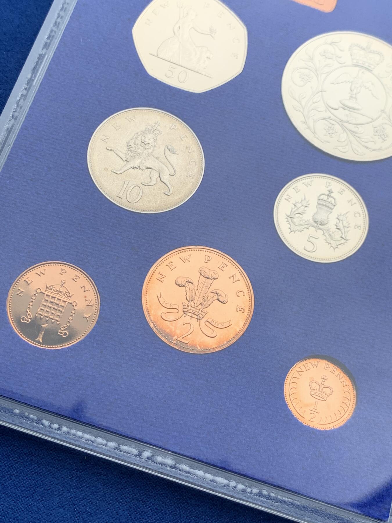 《竞宝斋》第280场- 周日，周一 ，周二3场连拍 （全场包邮） 英国硬币套装  1977年精制7枚装