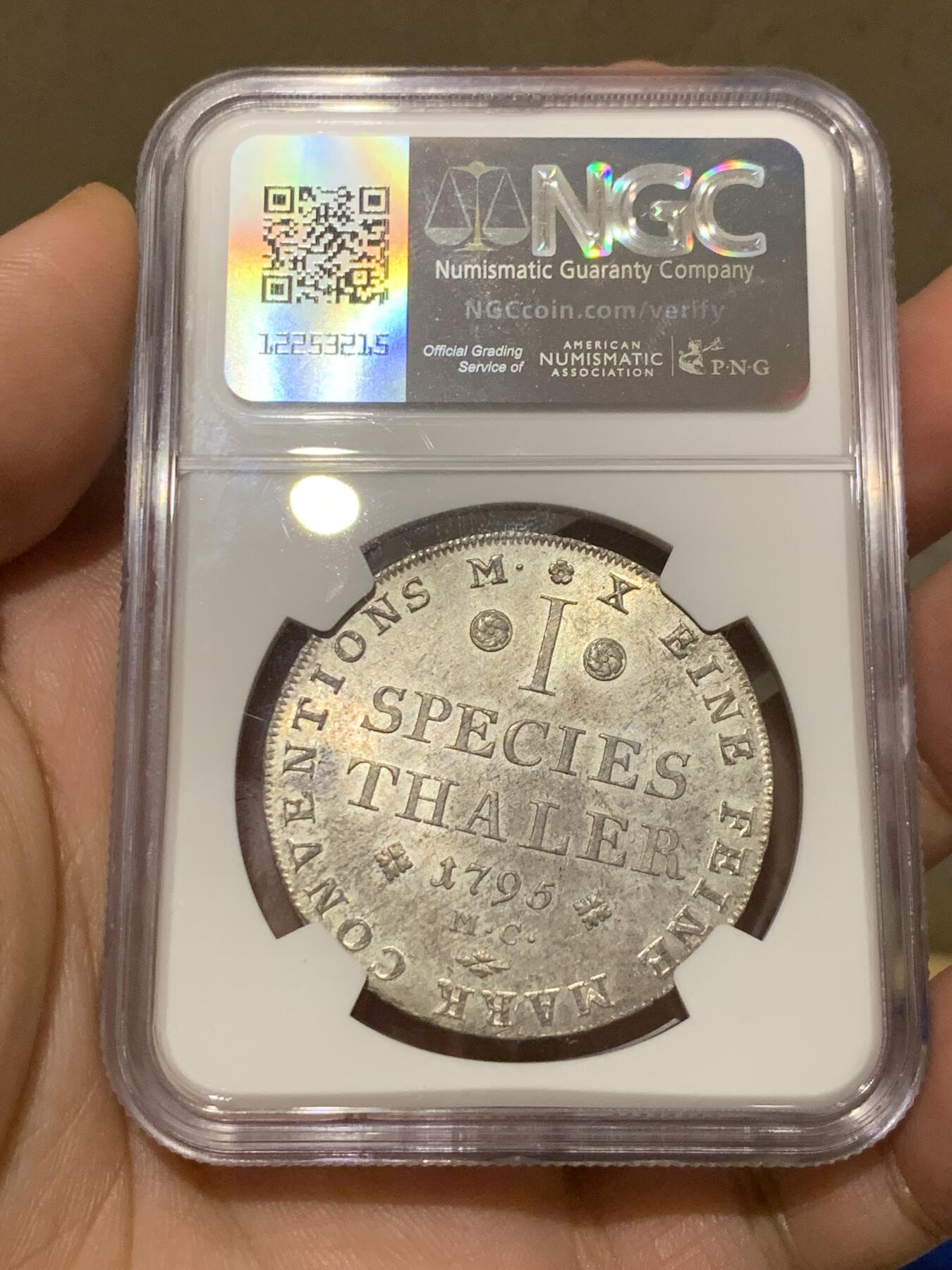 《竞宝斋》第280场- 周日，周一 ，周二3场连拍 （全场包邮） 唯一冠军分 NGC MS66 德国 1795 布伦瑞克 吕内堡纹章泰勒大银币 深彩包浆十字转光 名家旧藏 传承有序