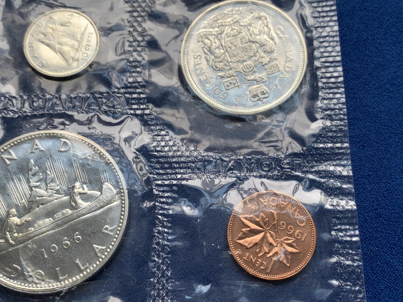 《竞宝斋》第280场- 周日，周一 ，周二3场连拍 （全场包邮） 加拿大1966年官方原封全套6枚 含4枚银币 性价比高