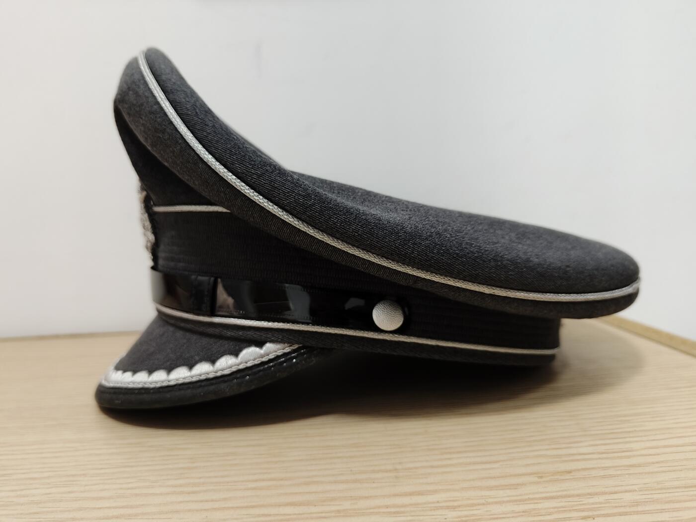 全场0元起拍 第166期 咸鱼国勋章拍卖专场 6月19日（周三）下午6：00开始 西德早期深灰色陆军尉官大檐帽 KKB 57CM