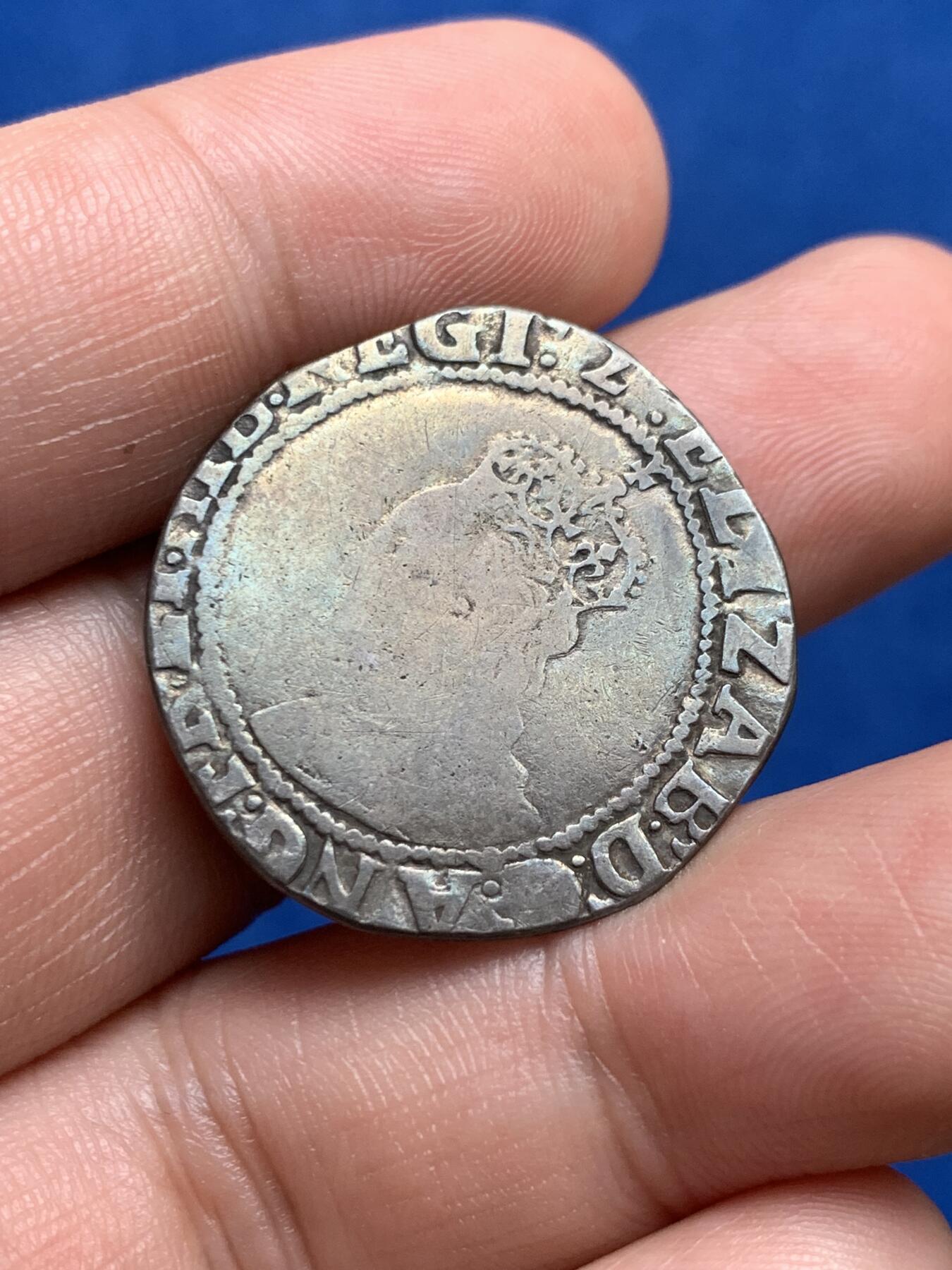 《竞宝斋》第280场- 周日，周一 ，周二3场连拍 （全场包邮） 英国 1558-1603 都铎王朝最后的女王 1便士银币 1558年登基同年击败西班牙无敌舰队 1600创建东印度公司 比较传奇的一位