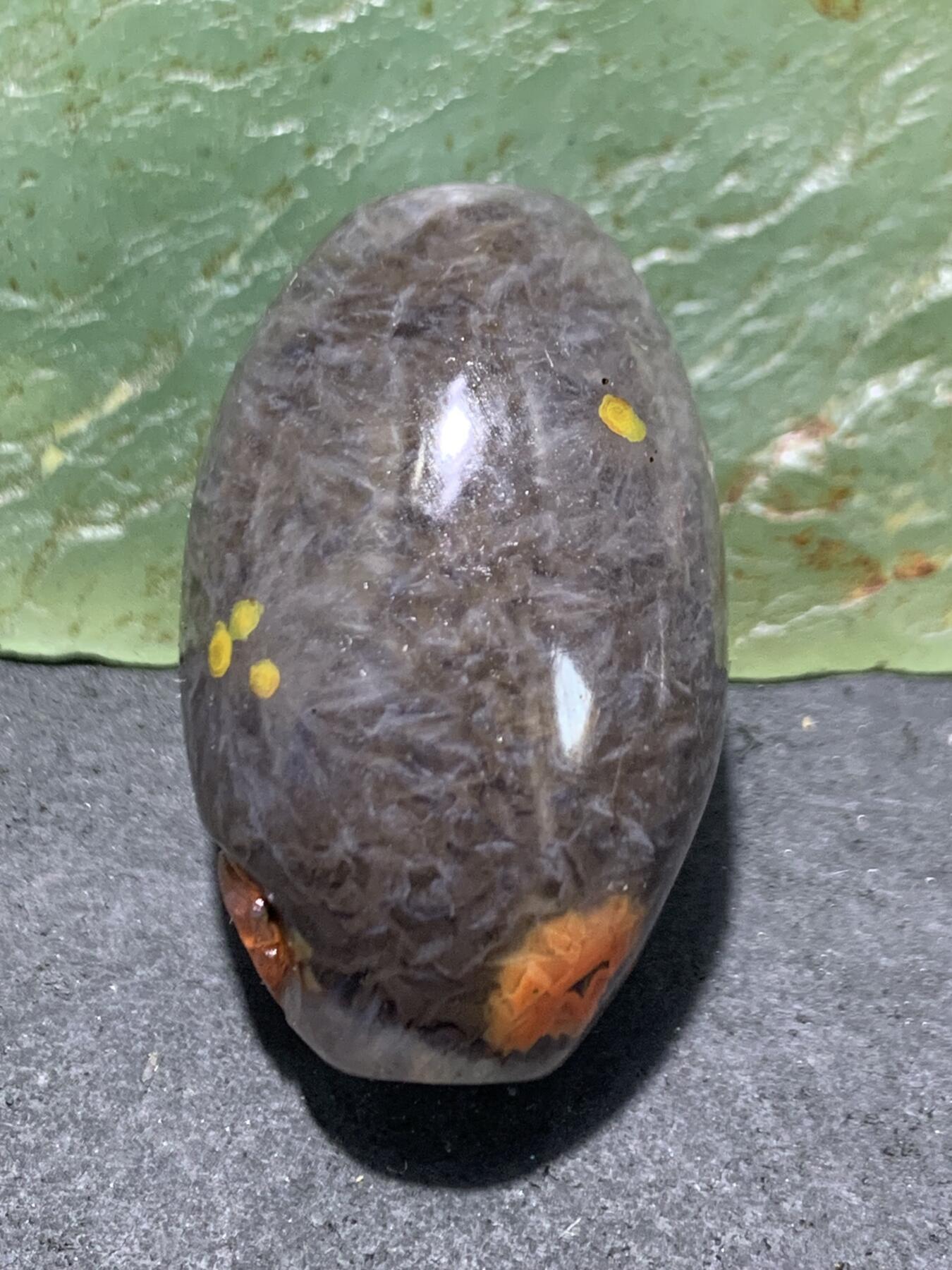精美高润度冰飘黑糖心料战国红玛瑙手工俏色巧雕鲤鱼桶珠一个