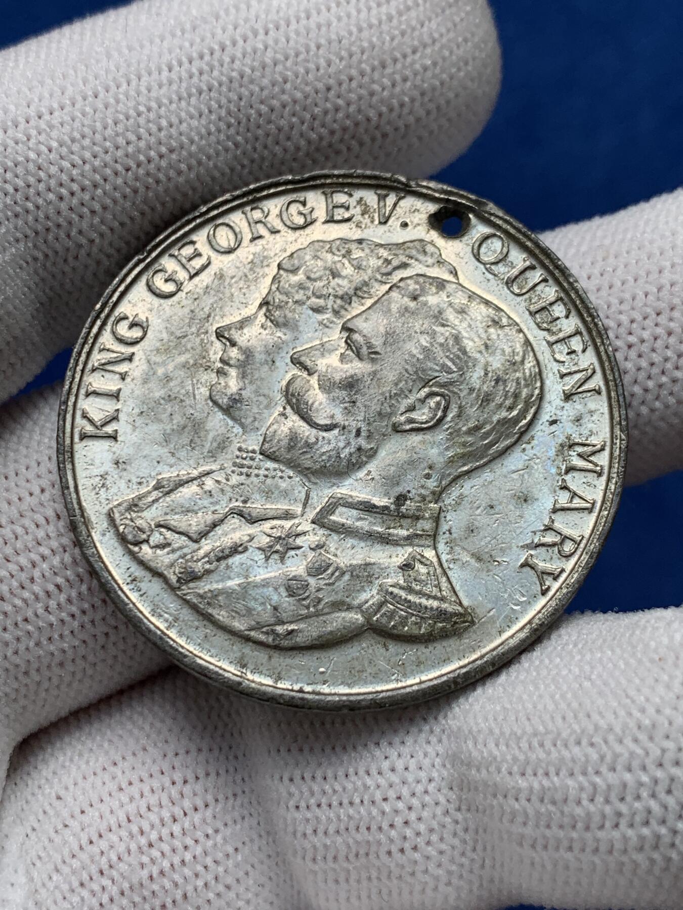 《竞宝斋》第280场- 周日，周一 ，周二3场连拍 （全场包邮） 1935年乔治登基25周年纪念章 WM金属材质 19.5g 38.4mm 细节见图