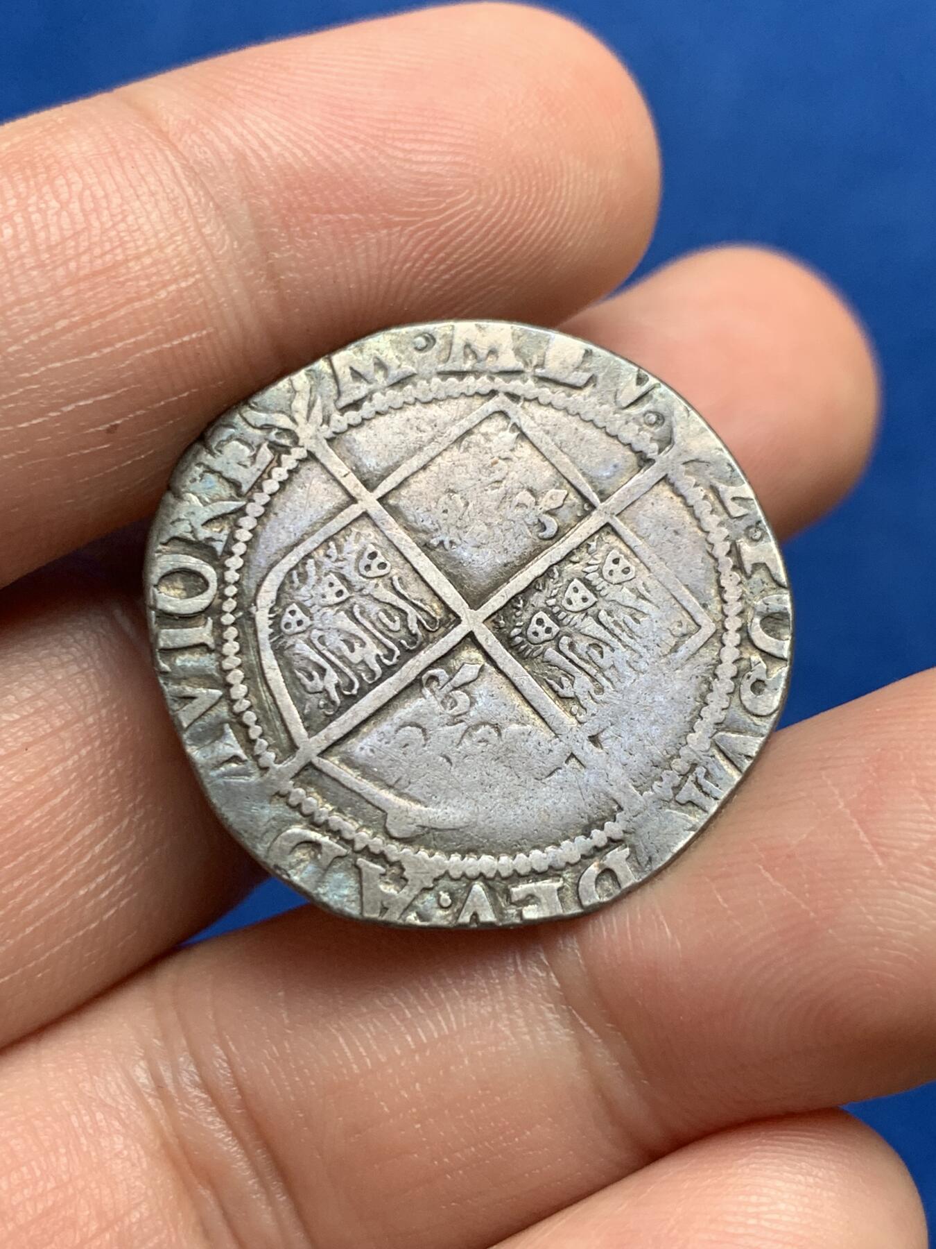 《竞宝斋》第280场- 周日，周一 ，周二3场连拍 （全场包邮） 英国 1558-1603 都铎王朝最后的女王 1便士银币 1558年登基同年击败西班牙无敌舰队 1600创建东印度公司 比较传奇的一位