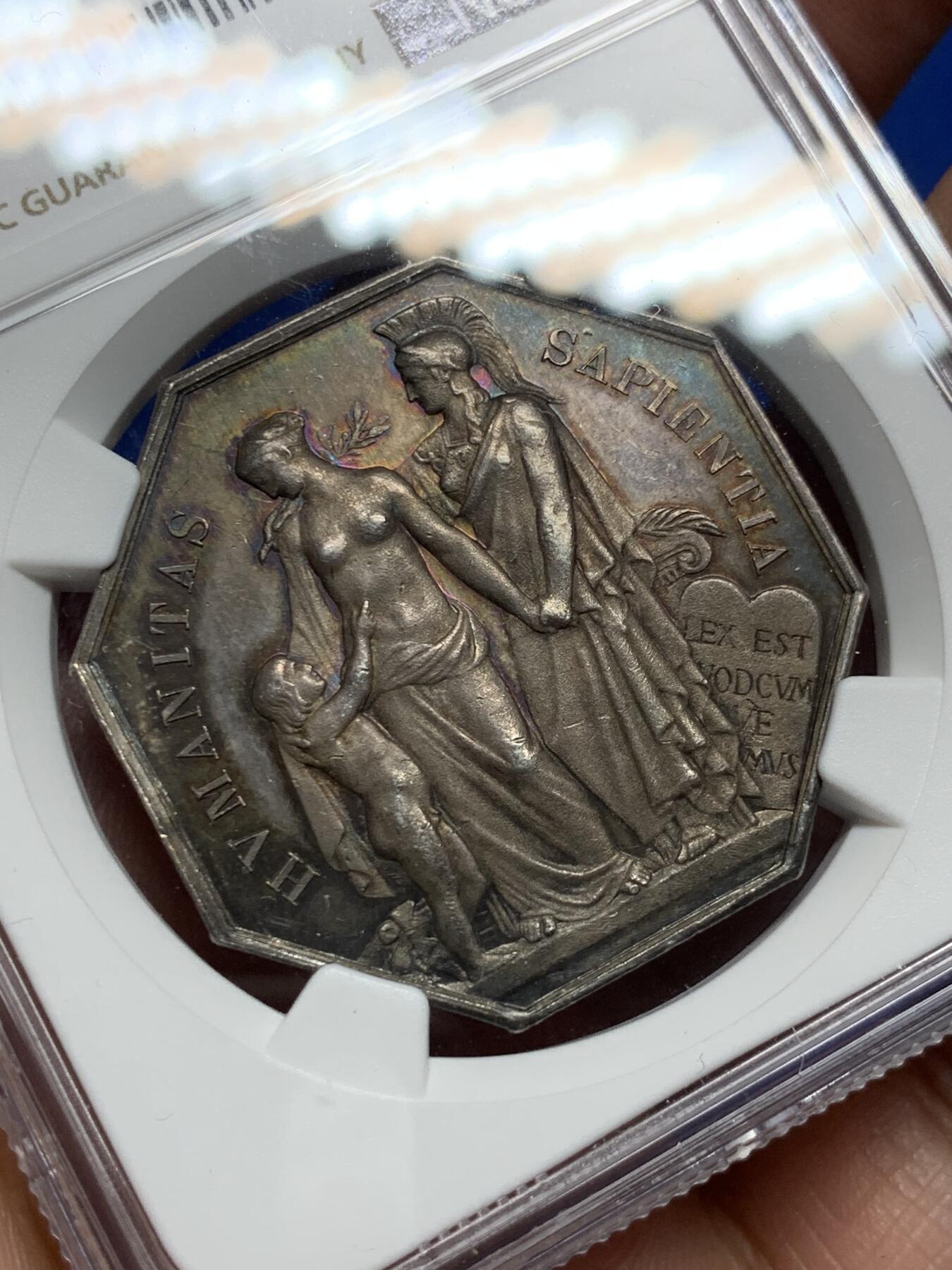 《竞宝斋》第281场- 周日，周一 ，周二3场连拍 （全场包邮） NGC-MS63 法国八角银质代币，公证人协会，此款少见蜜蜂边铭