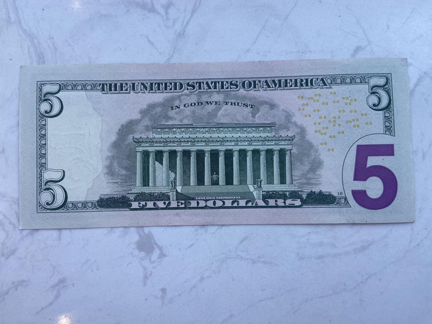 【炜奕收藏】裸钞专场第八期 美国5美元，unc-品相，轻微角钝角折
