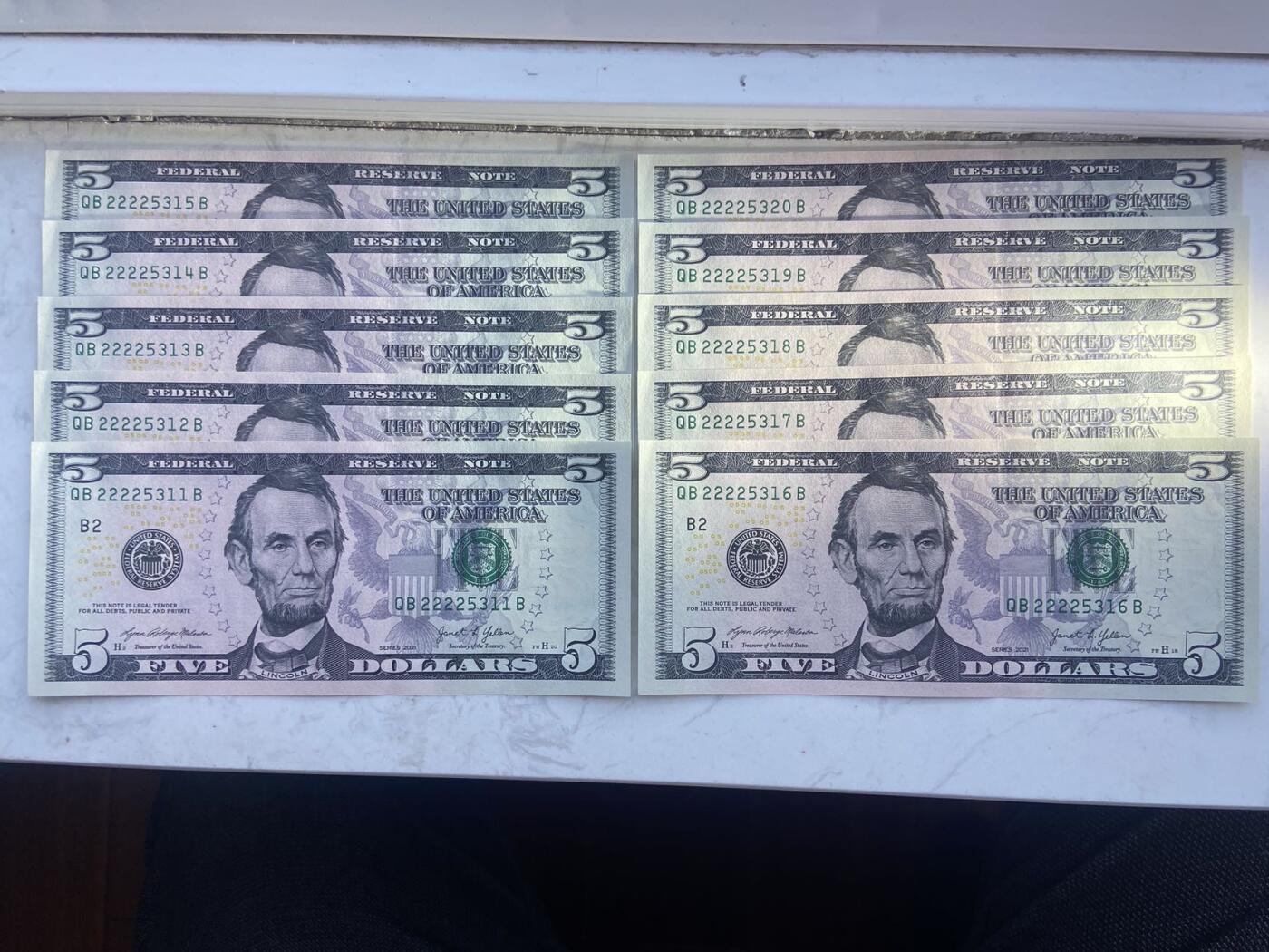 【炜奕收藏】裸钞专场第八期 美国5美元10连号，unc品相，2222狮子头无47