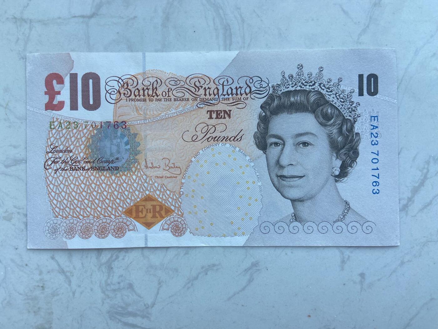 【炜奕收藏】裸钞专场第八期 英国E序列再版10磅，au品相