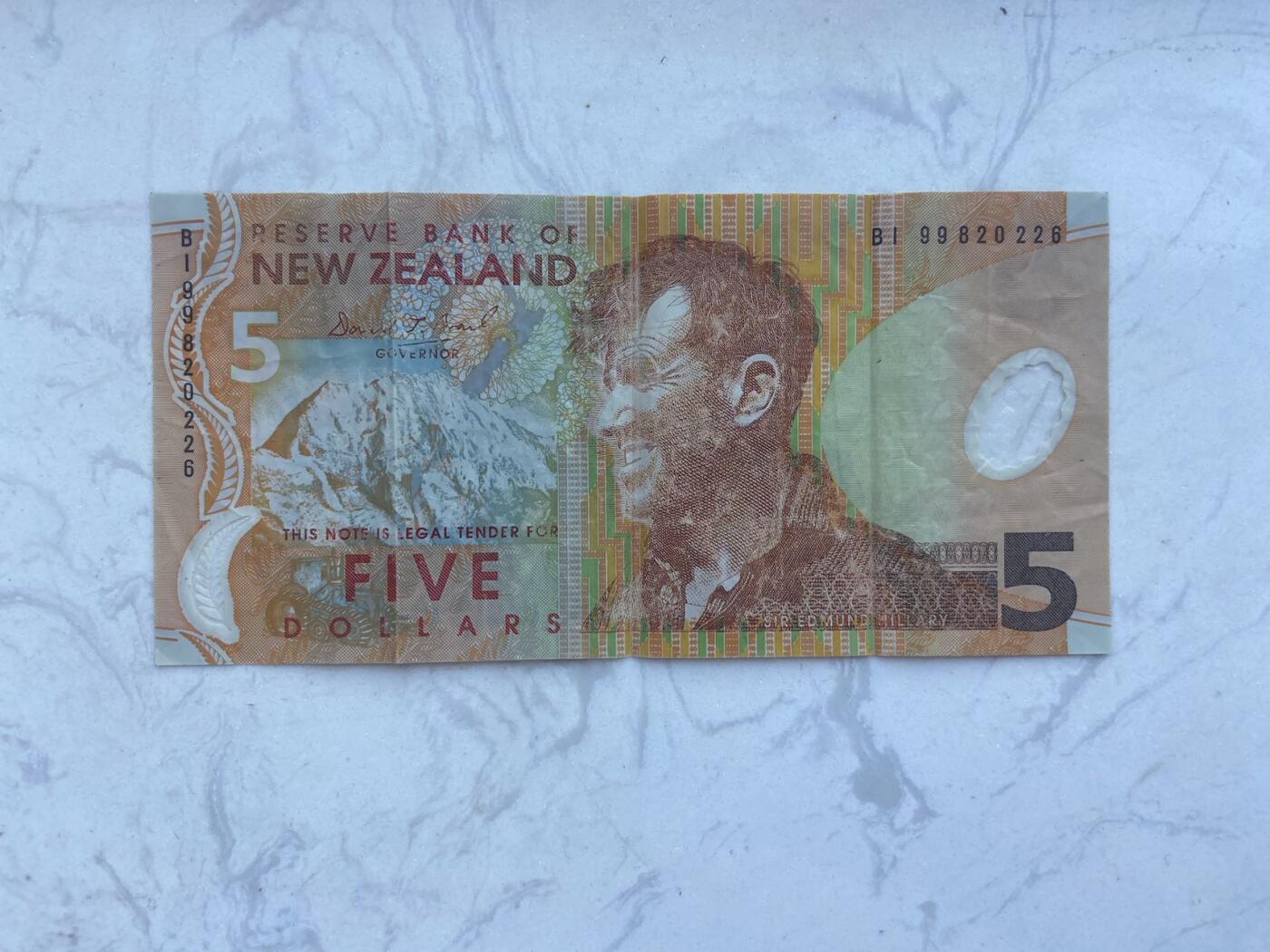 【炜奕收藏】裸钞专场第八期 早期新西兰5元塑料钞，流通品相