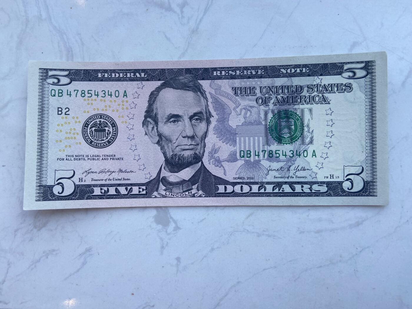 【炜奕收藏】裸钞专场第八期 美国5美元，unc-品相，轻微角钝角折