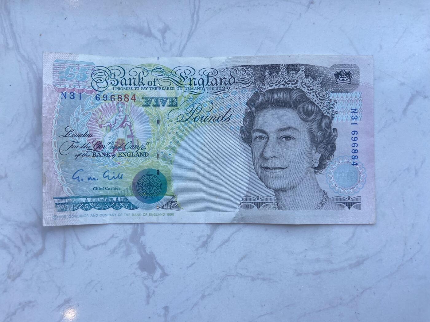 【炜奕收藏】裸钞专场第八期 英国E序列初版首签5磅，流通品相