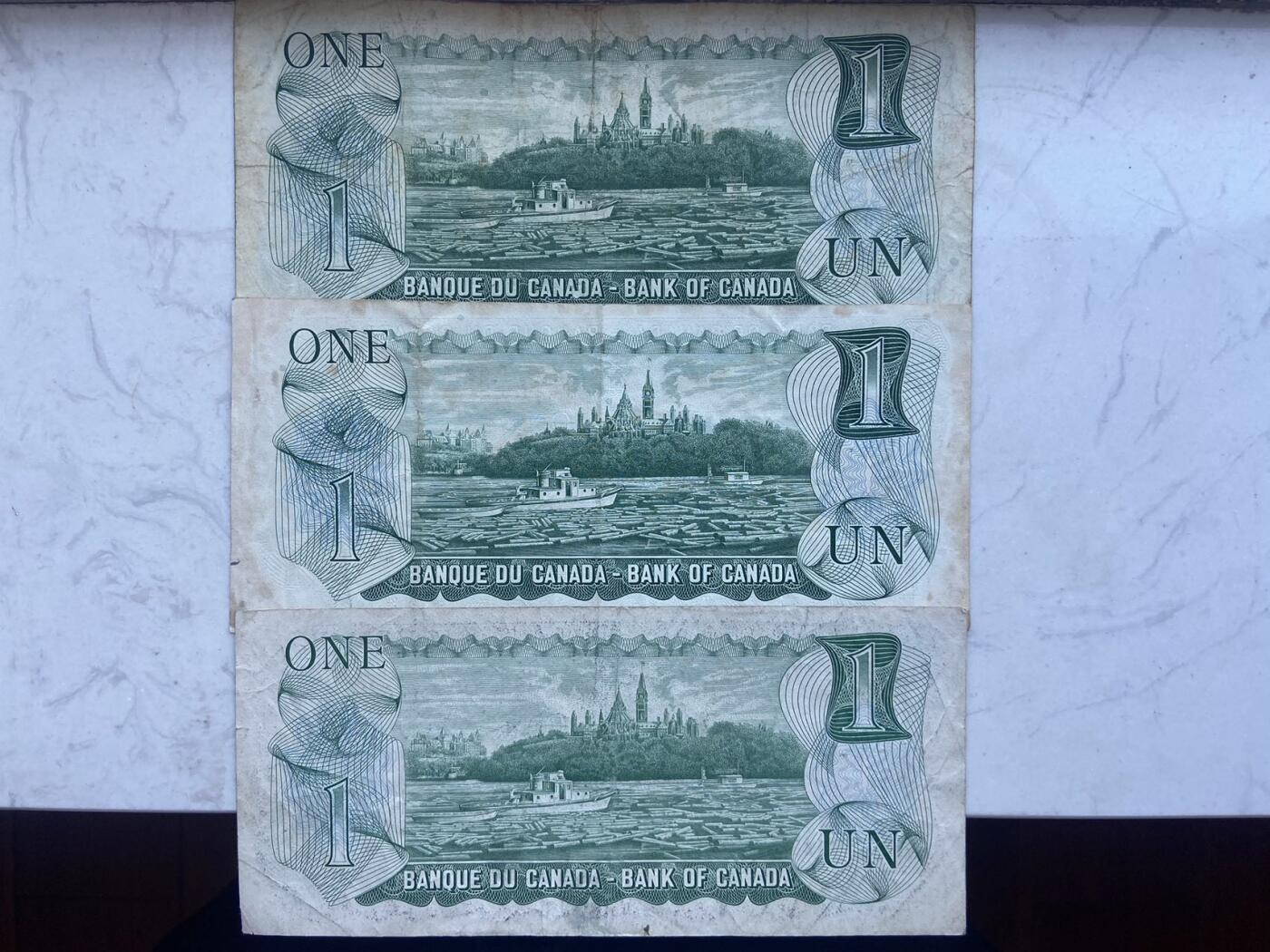 【炜奕收藏】裸钞专场第八期 加拿大景版1元纸币3张一组，流通品相